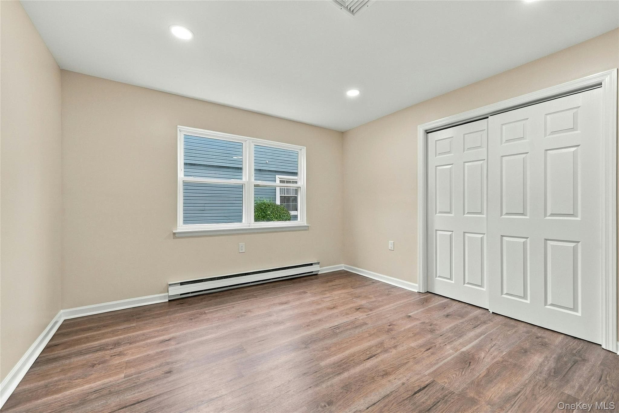 257 Edinburgh Drive thumbnail 22