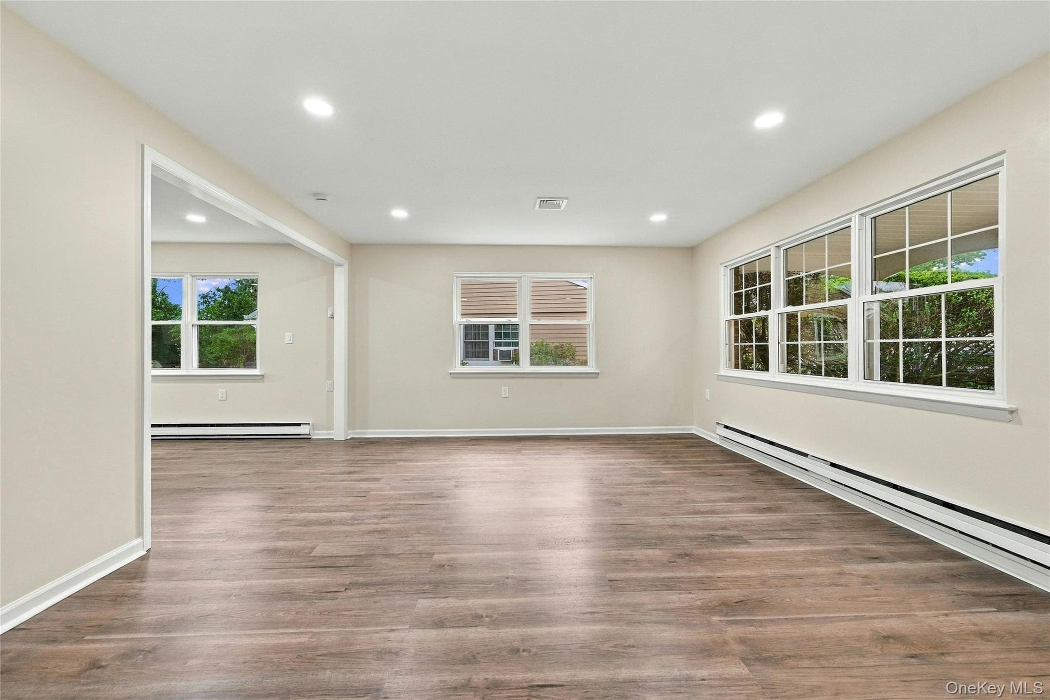 257 Edinburgh Drive thumbnail 13