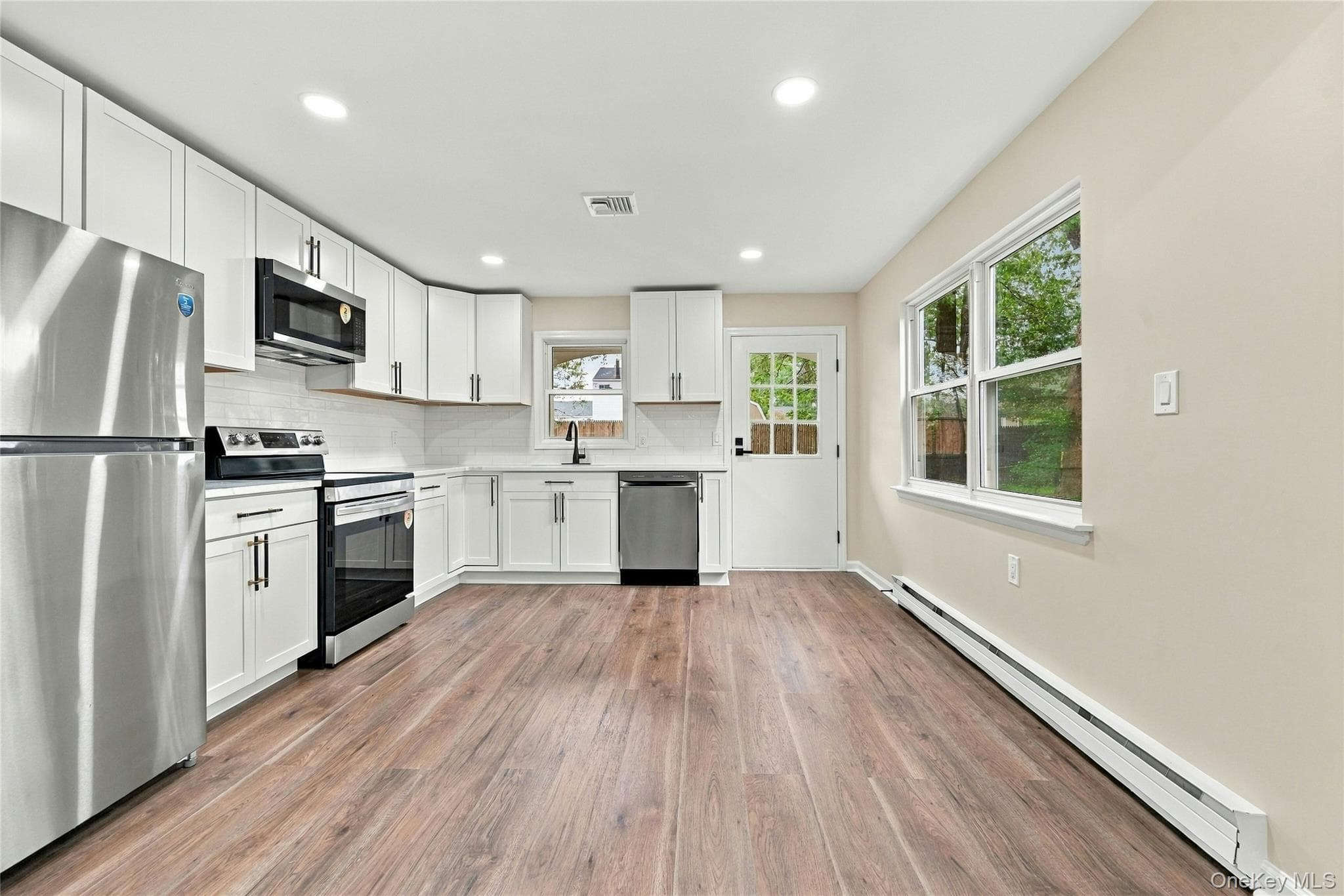 257 Edinburgh Drive thumbnail 15