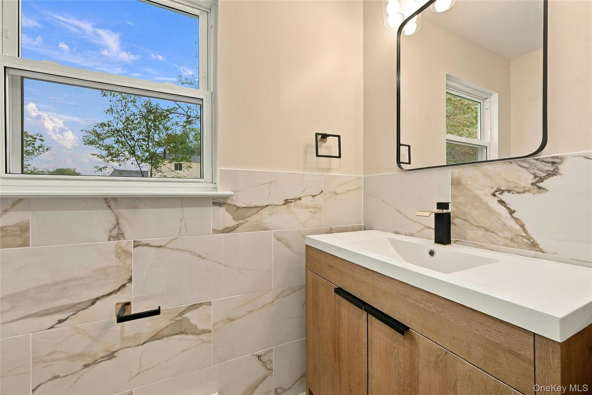 257 Edinburgh Drive thumbnail 25