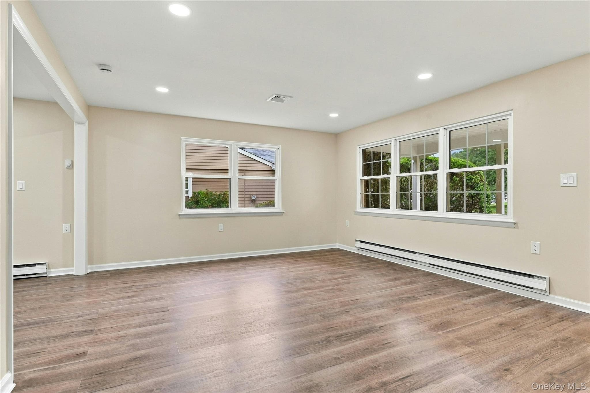 257 Edinburgh Drive thumbnail 8