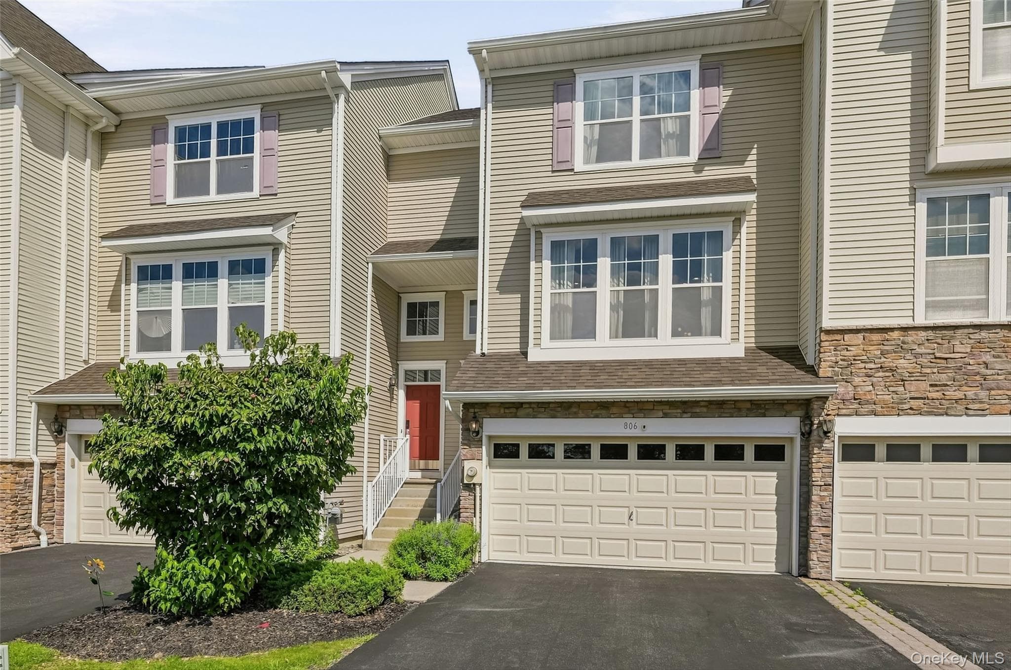 806 Hawthorn Way thumbnail 2