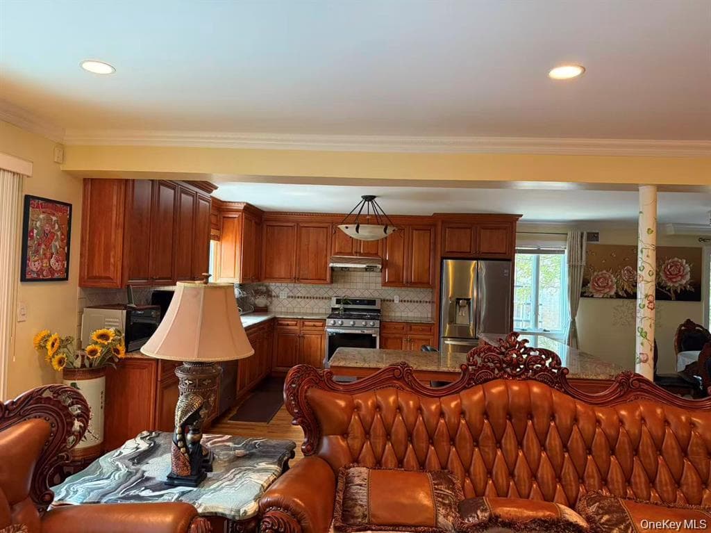 154-60 Riverside Drive thumbnail 3