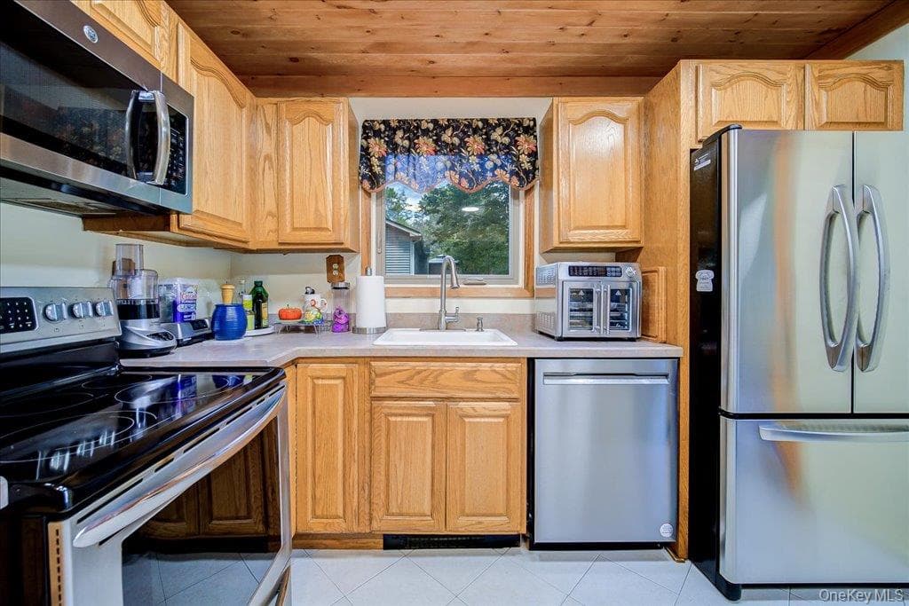 142 N Emerald Drive thumbnail 12