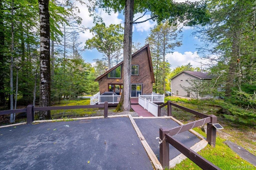142 N Emerald Drive thumbnail 4