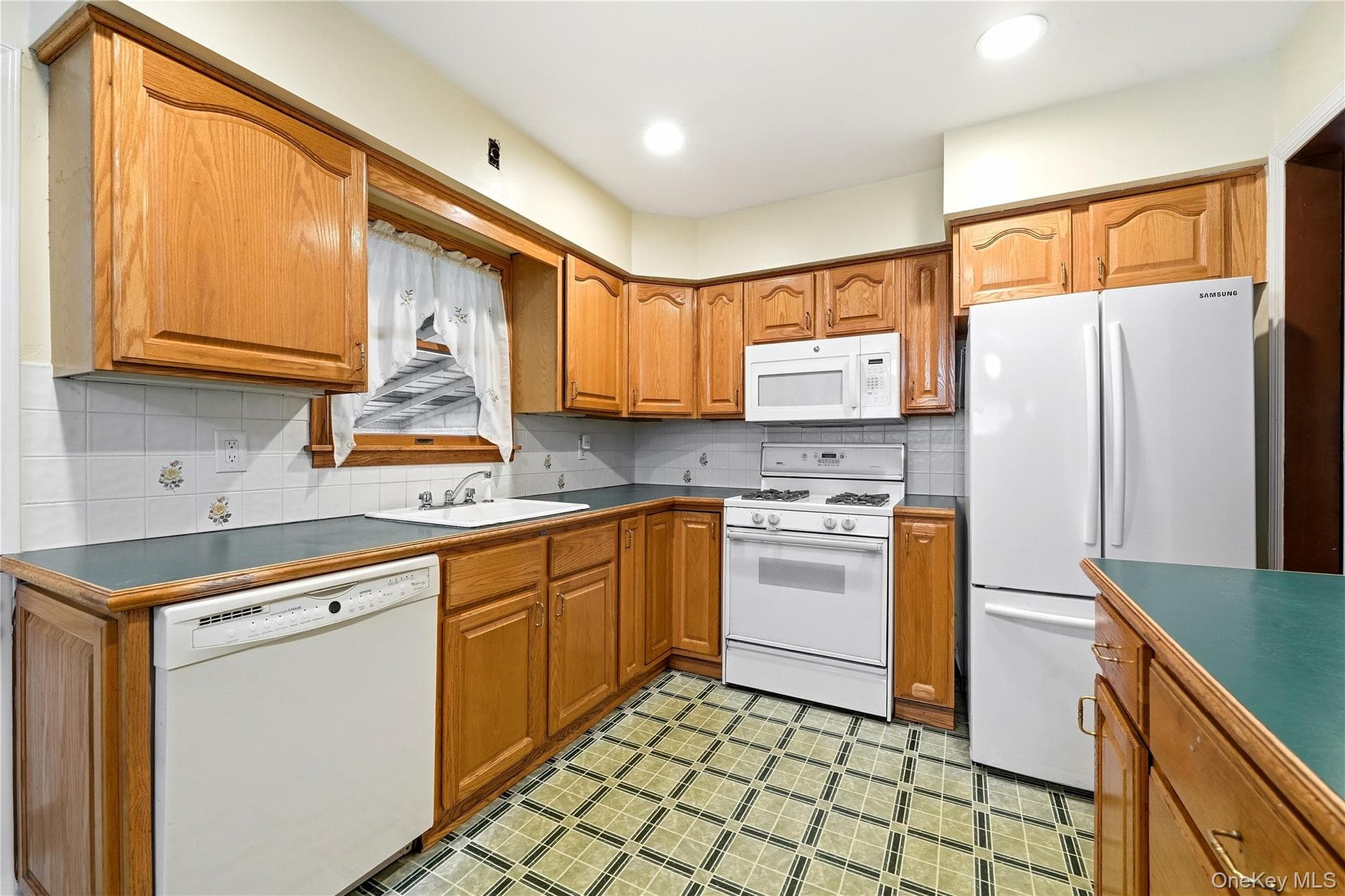 947 White Birch Lane thumbnail 11