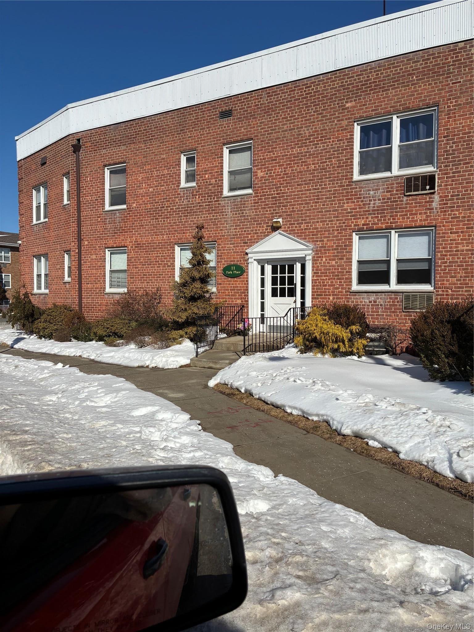 11 Park Place Pl Unit: 1F, Rockville Centre