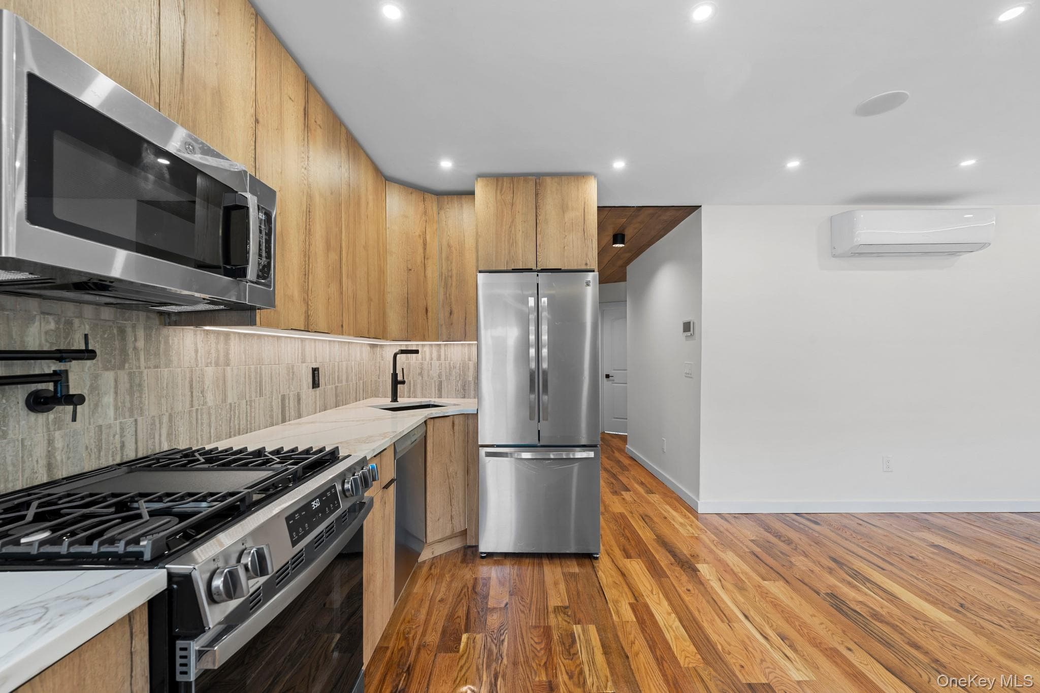 10224 Avenue K thumbnail 3