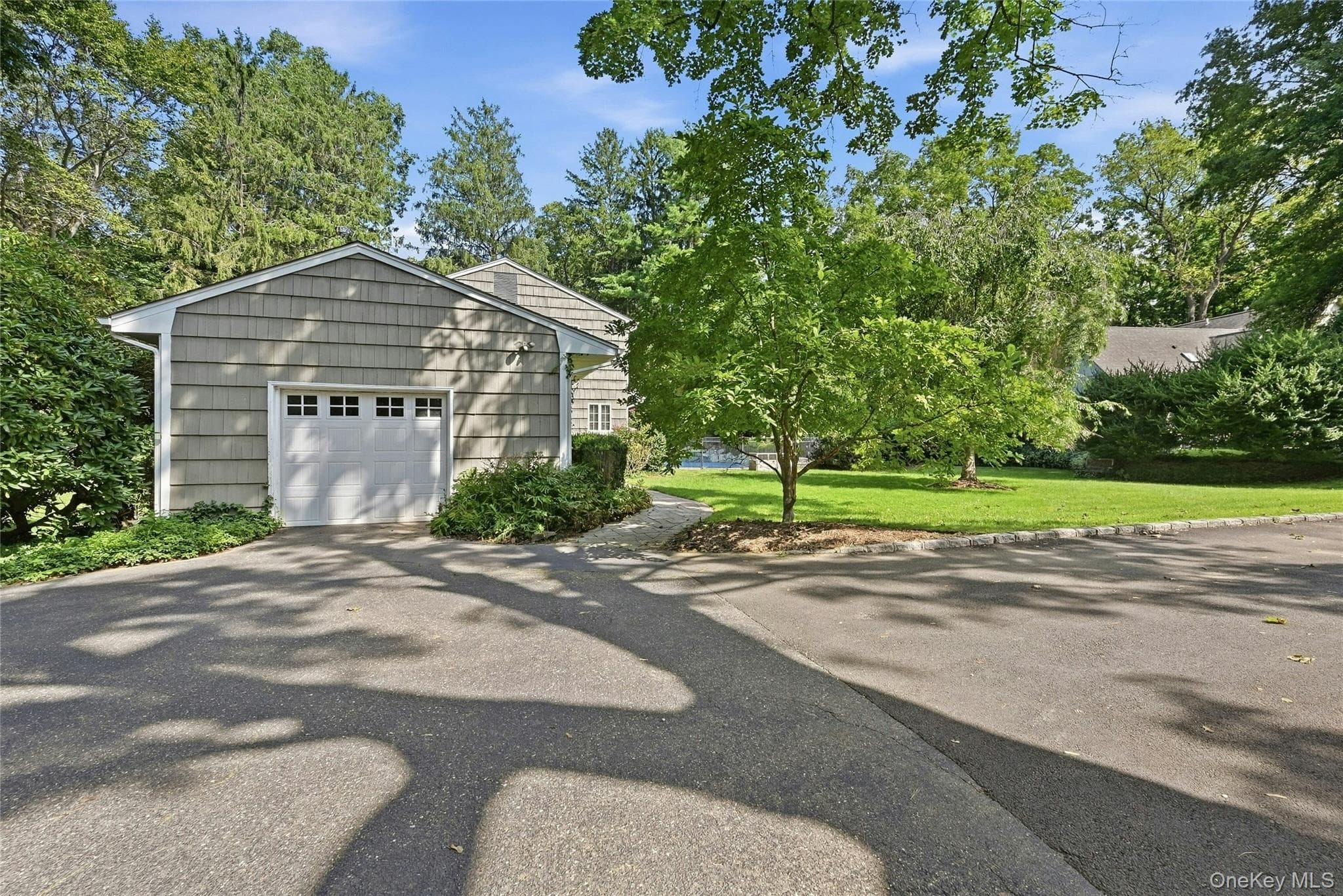 214 Norwood Avenue thumbnail 8