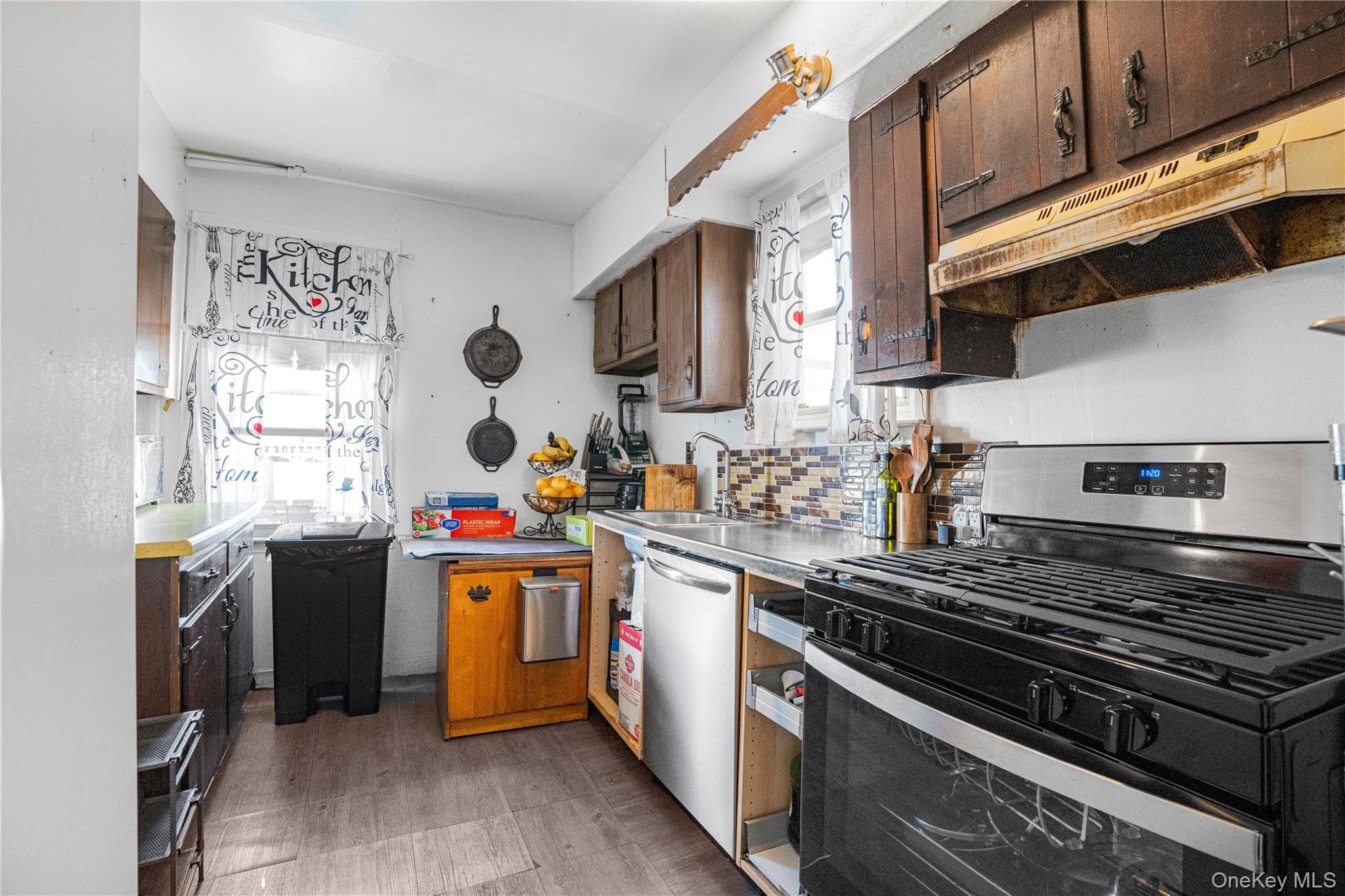 8806 Hollis Court Boulevard thumbnail 5