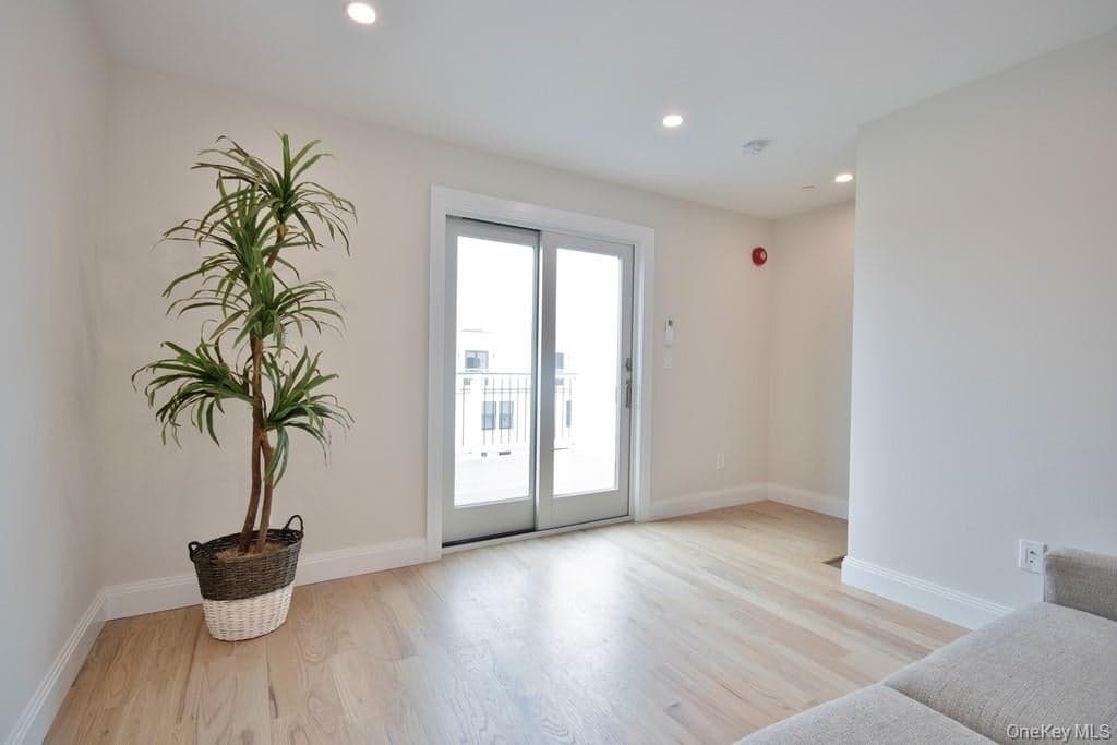 42 Andrews Lane thumbnail 15