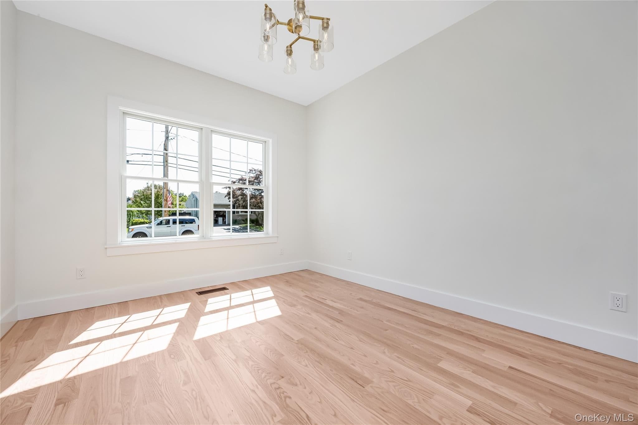 510 Bayport Avenue thumbnail 15
