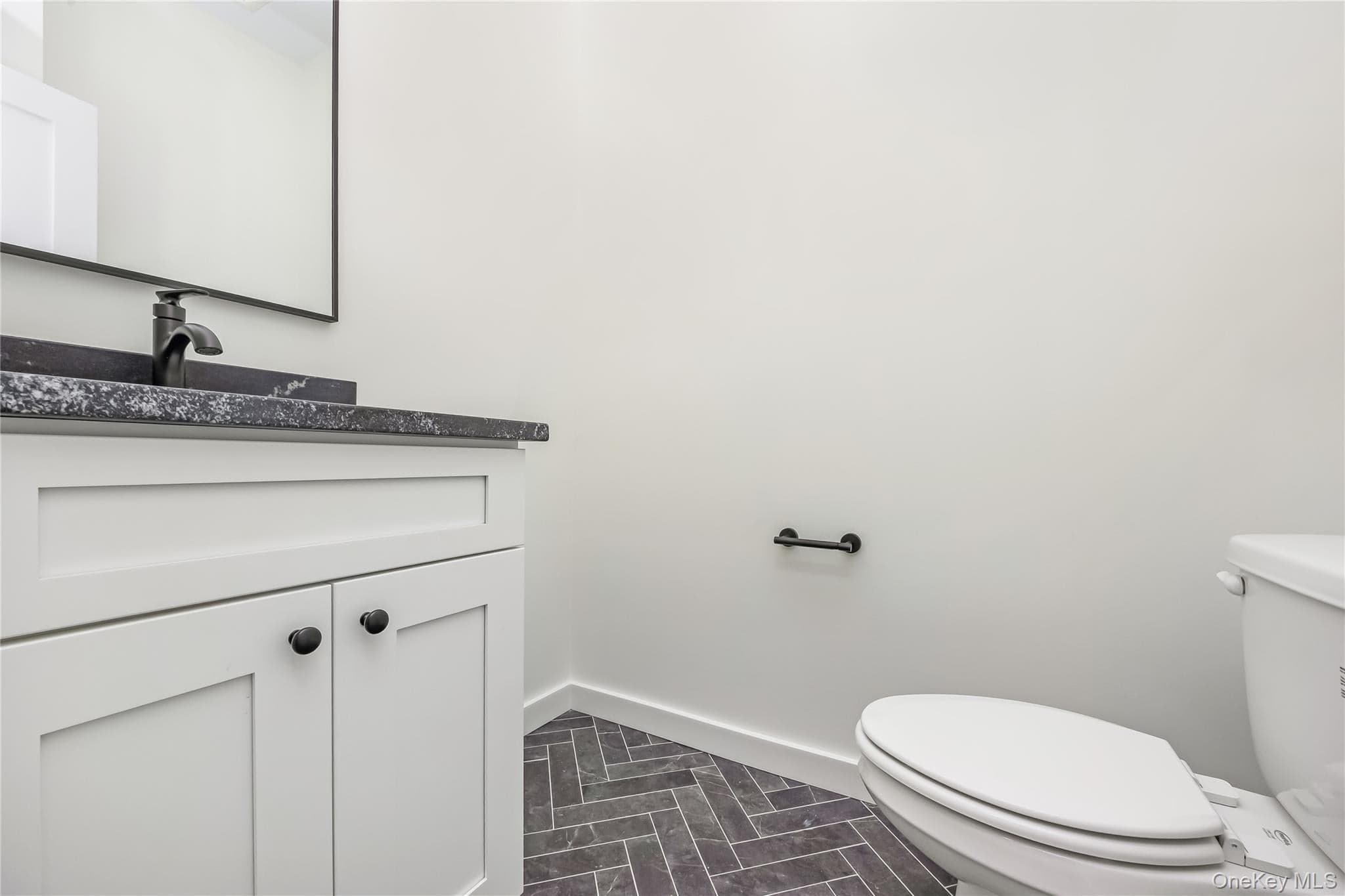 510 Bayport Avenue thumbnail 18