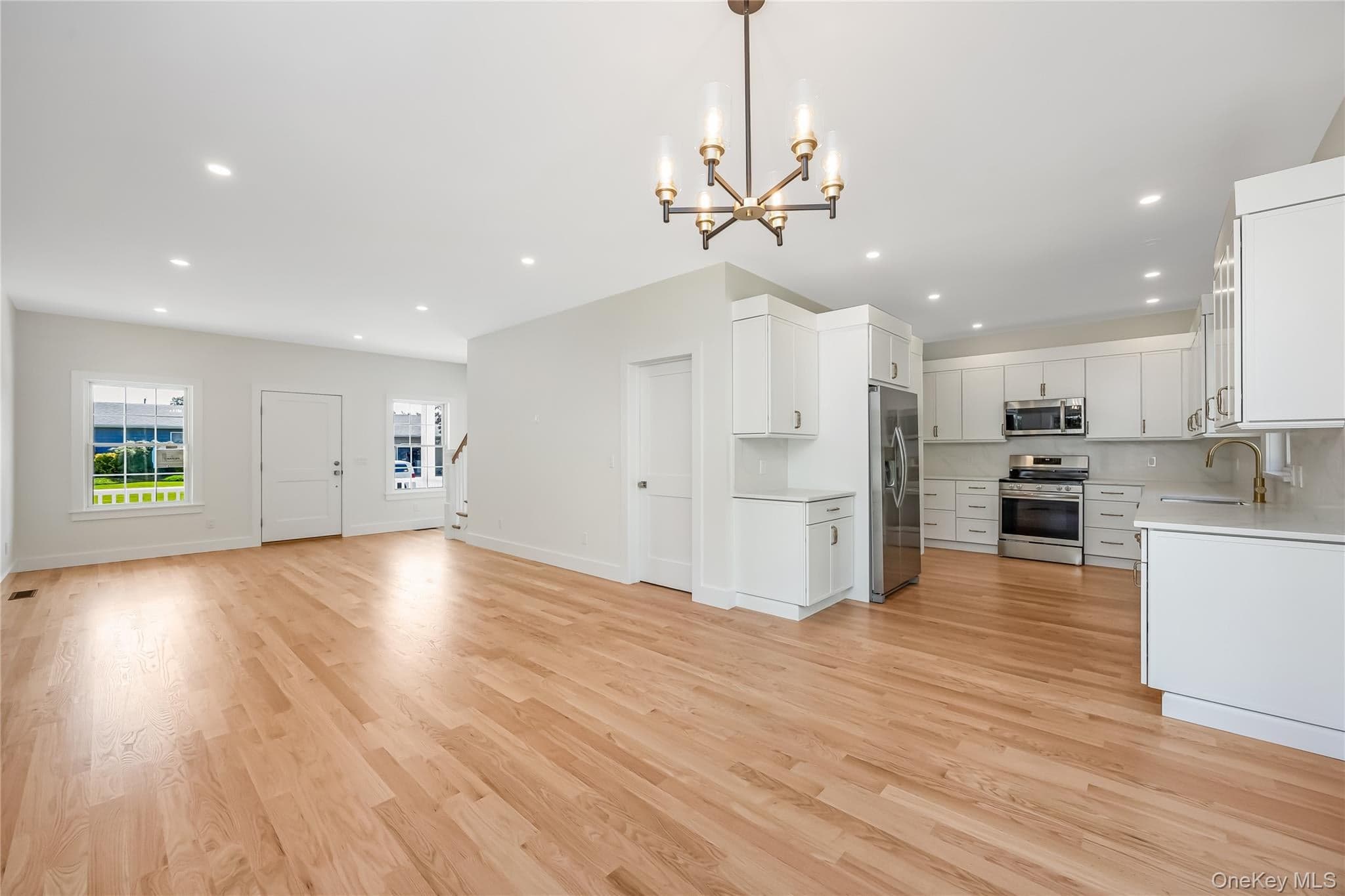 510 Bayport Avenue thumbnail 11
