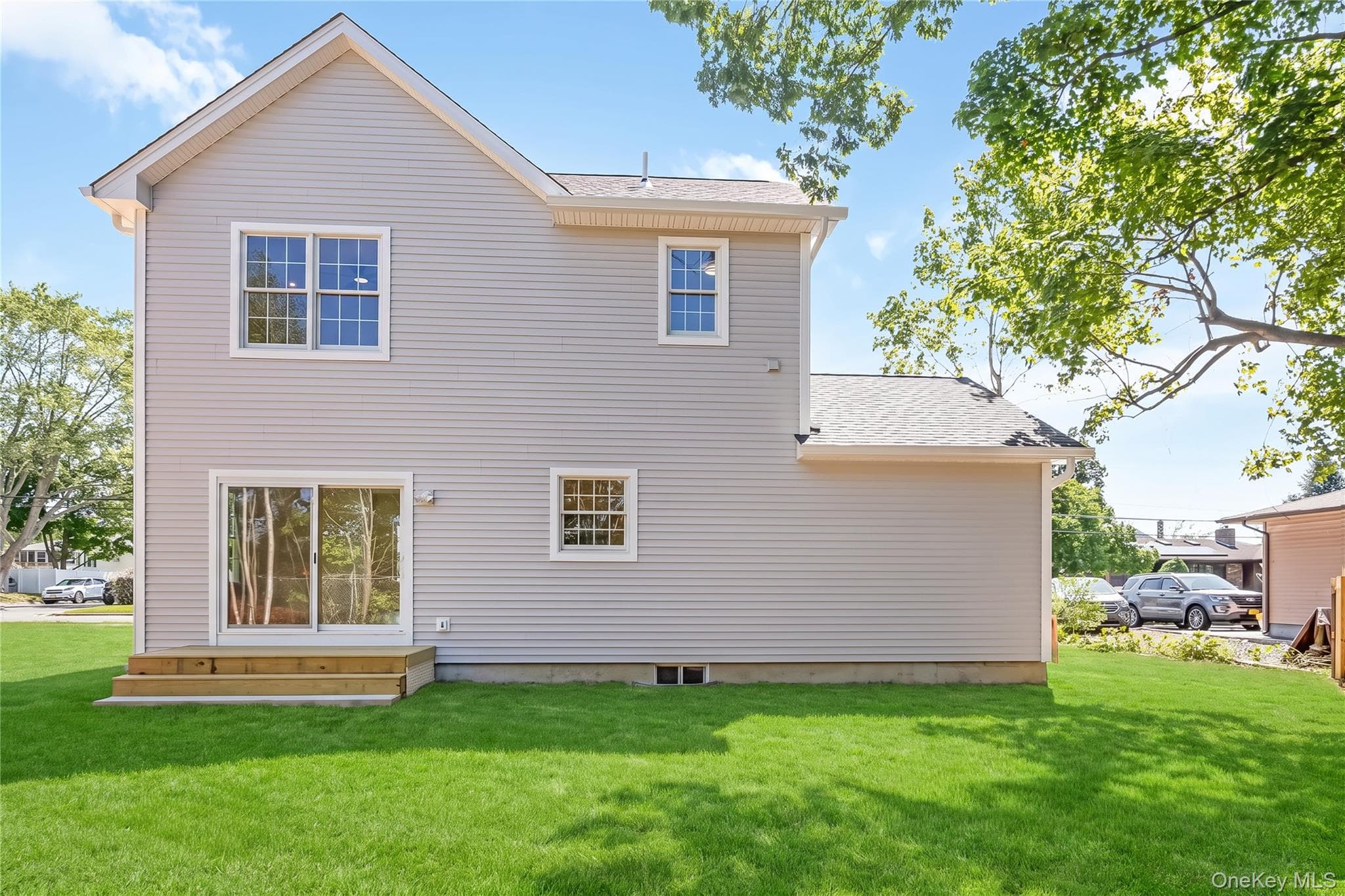 510 Bayport Avenue thumbnail 31