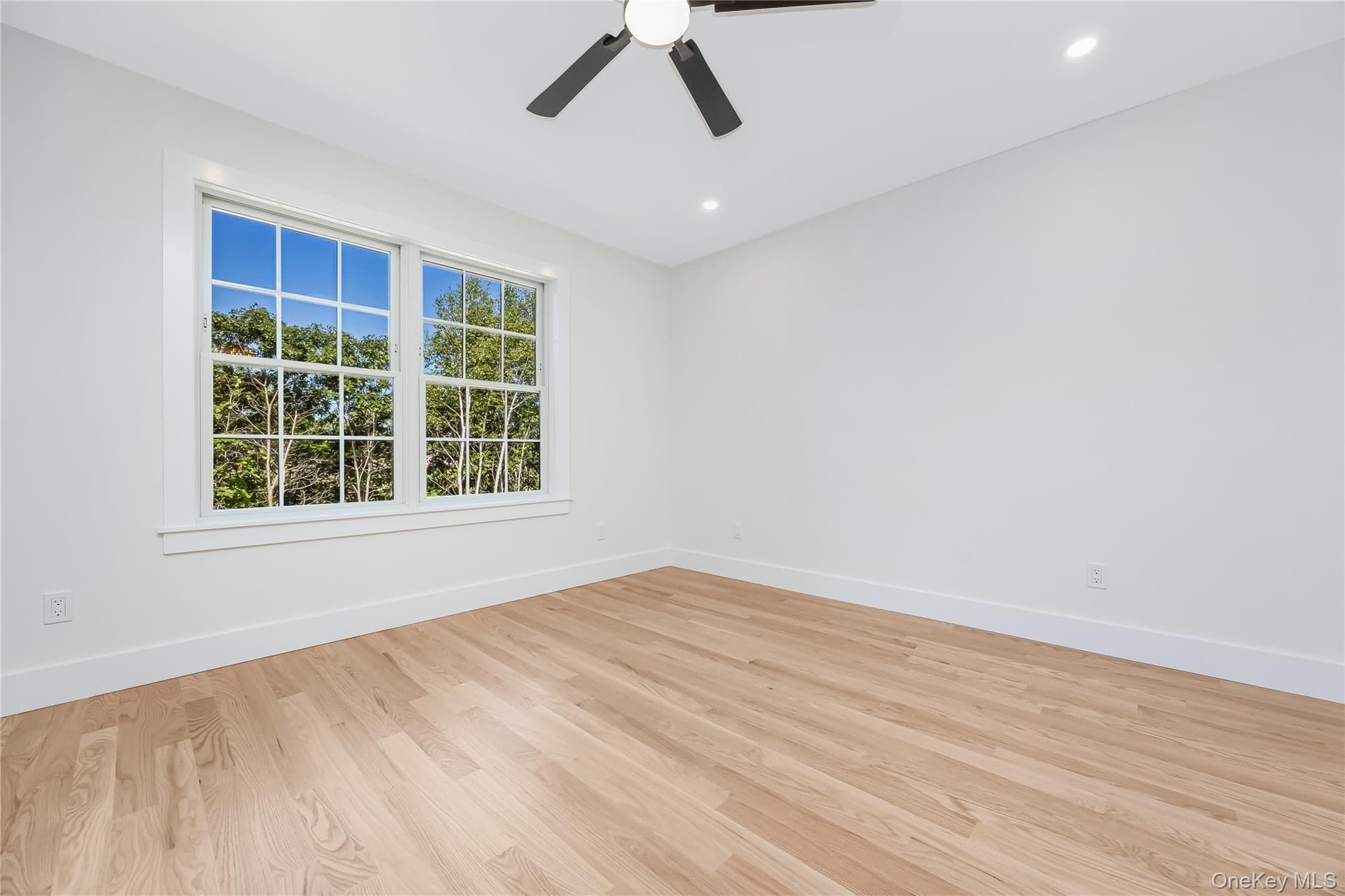 510 Bayport Avenue thumbnail 19