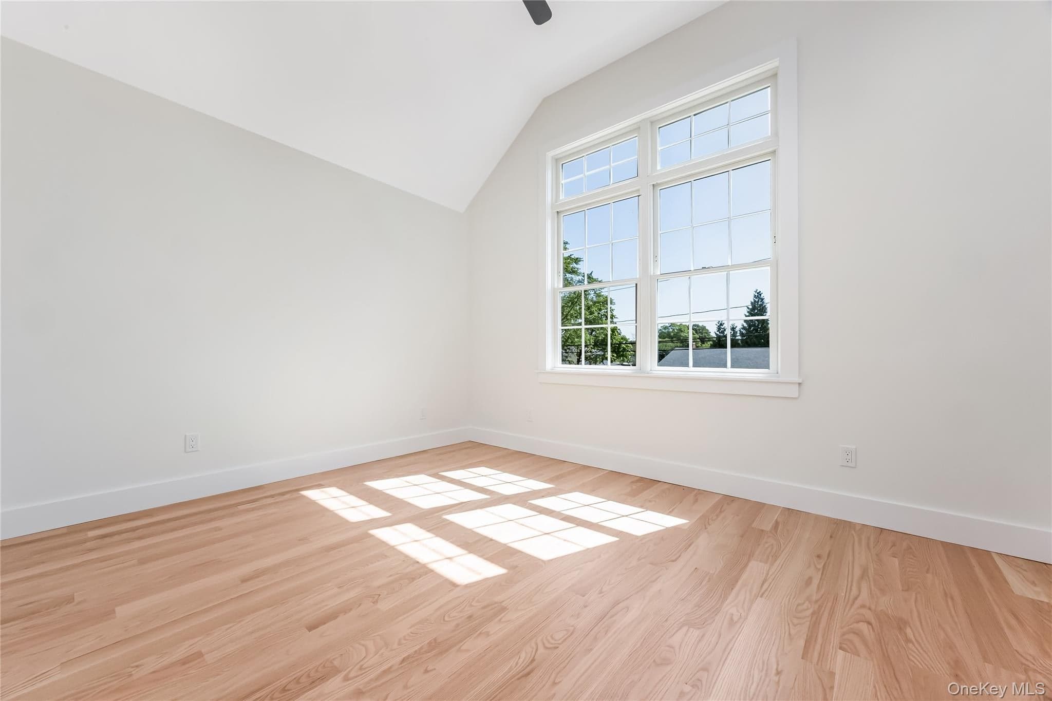 510 Bayport Avenue thumbnail 24