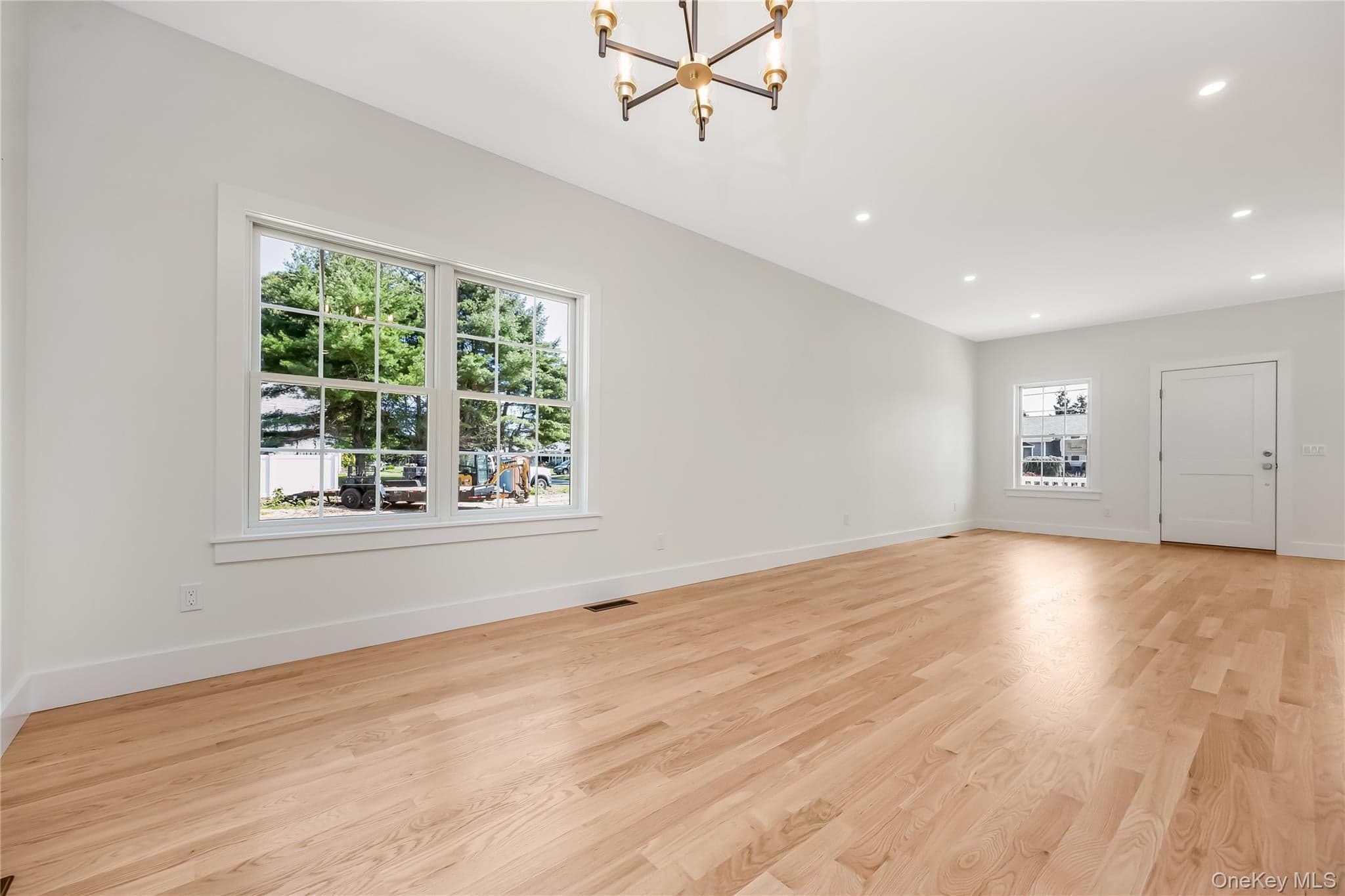 510 Bayport Avenue thumbnail 6