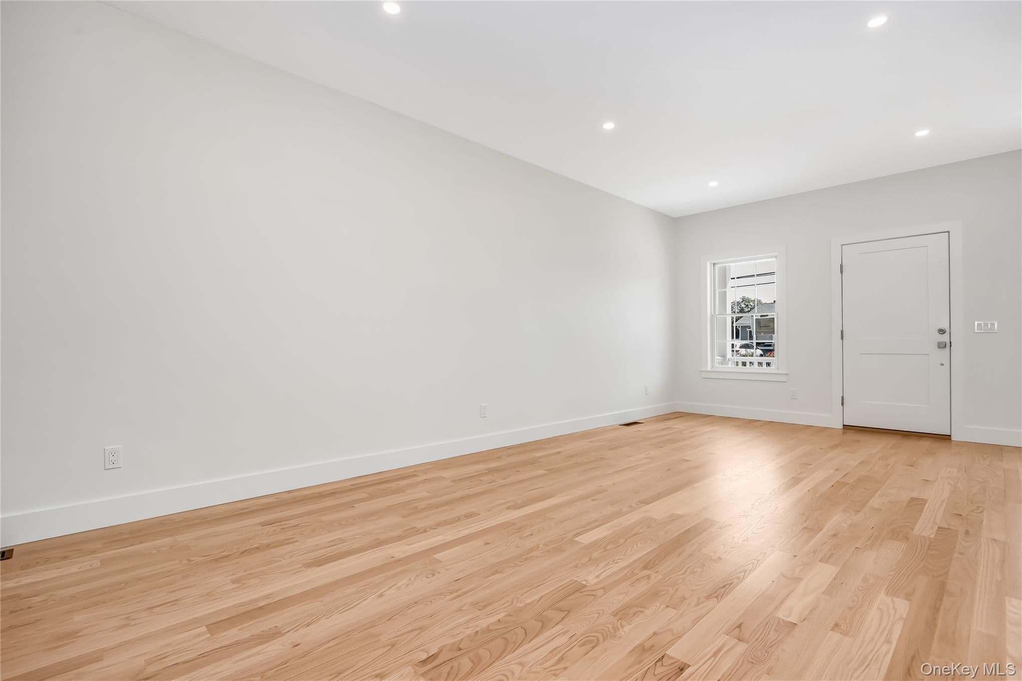 510 Bayport Avenue thumbnail 8