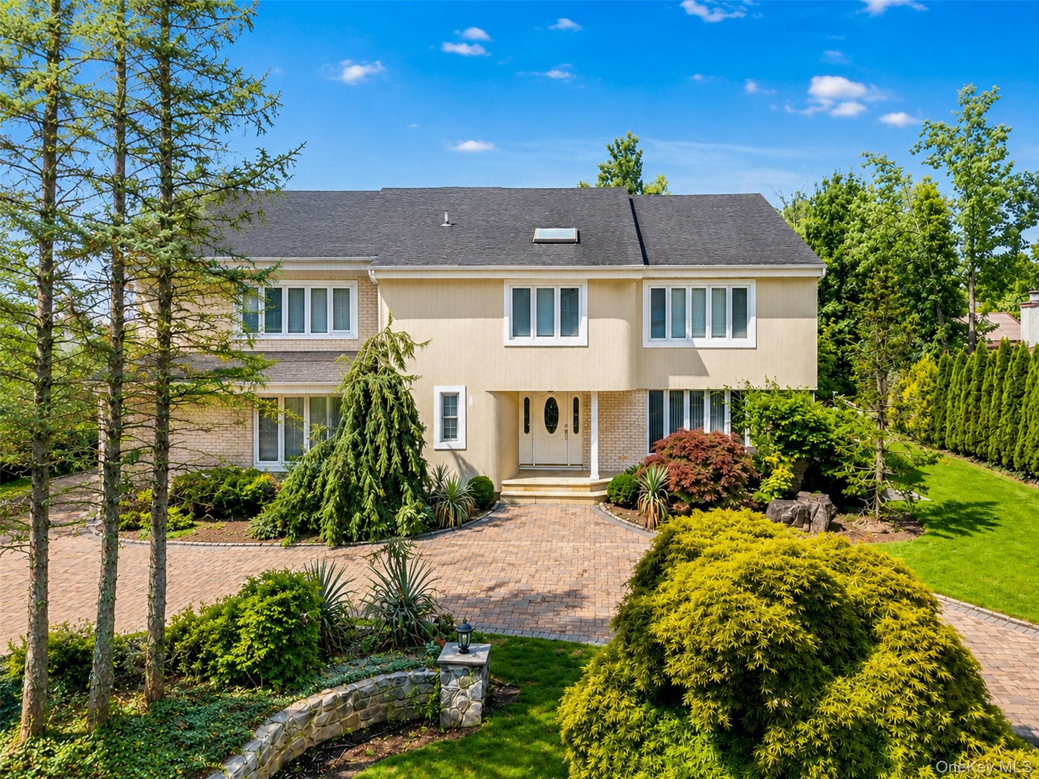 40 Bristol Drive thumbnail 3