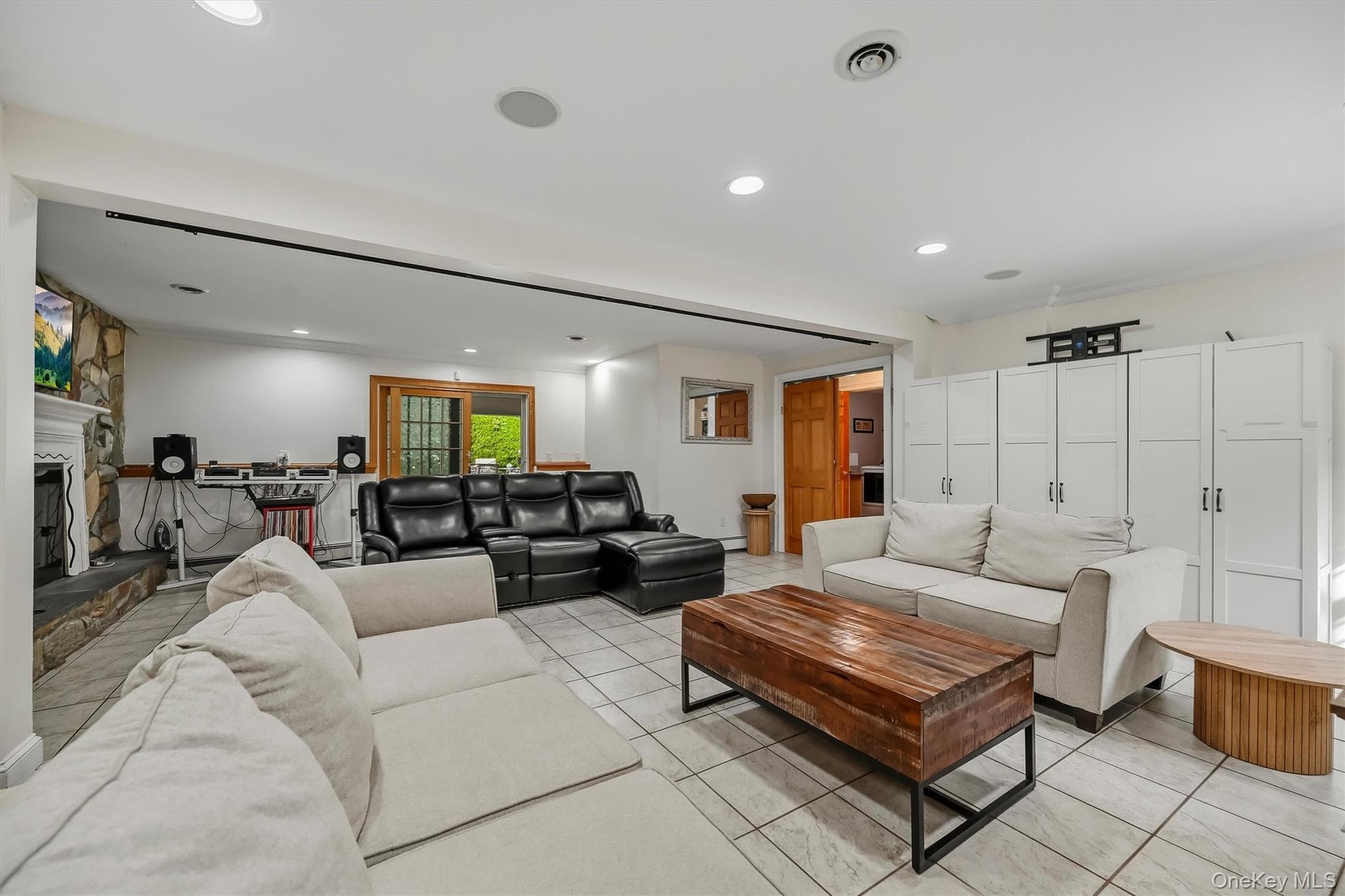 22 Beaumont Drive thumbnail 32
