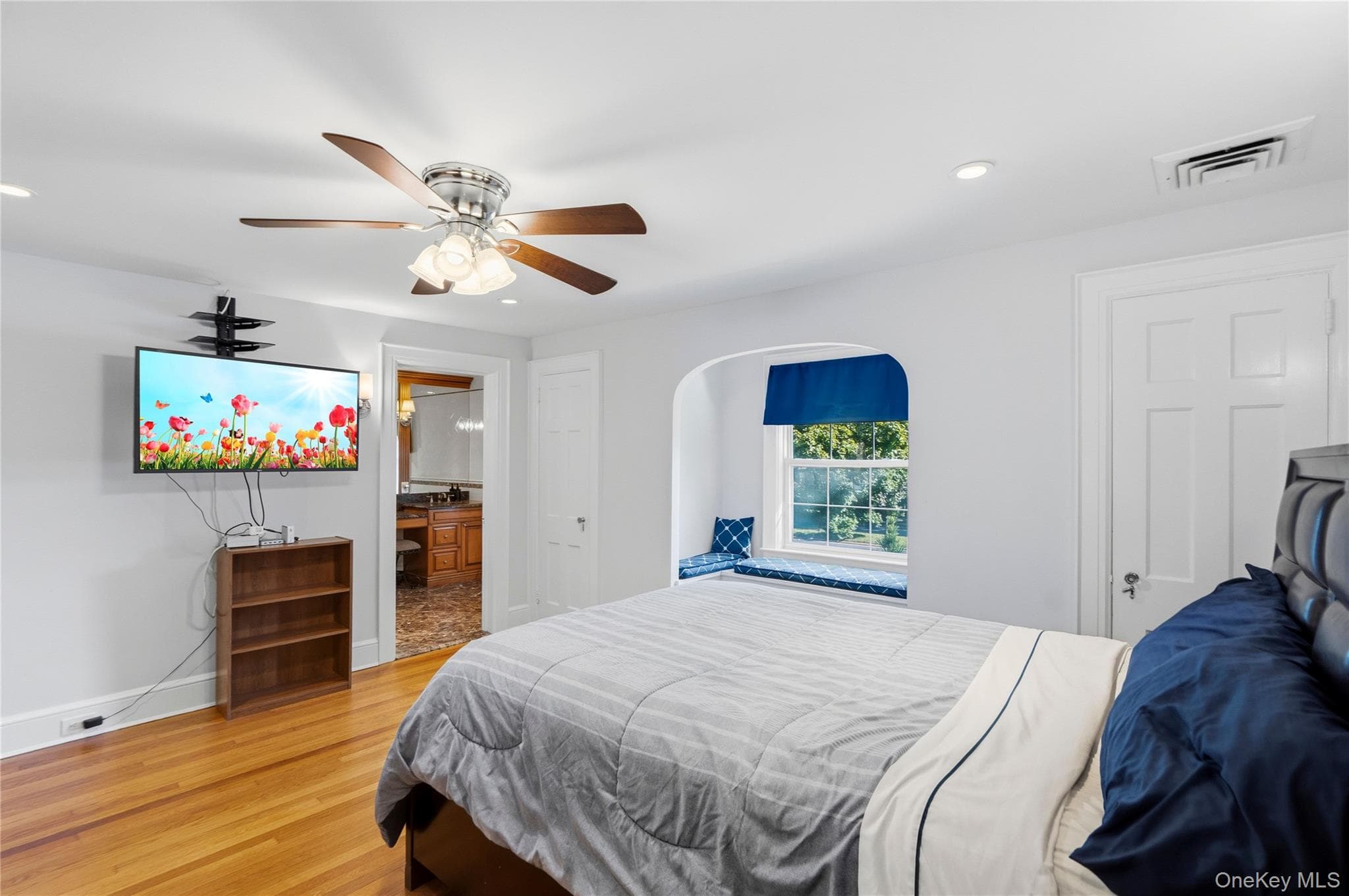 22 Nassau Boulevard thumbnail 27