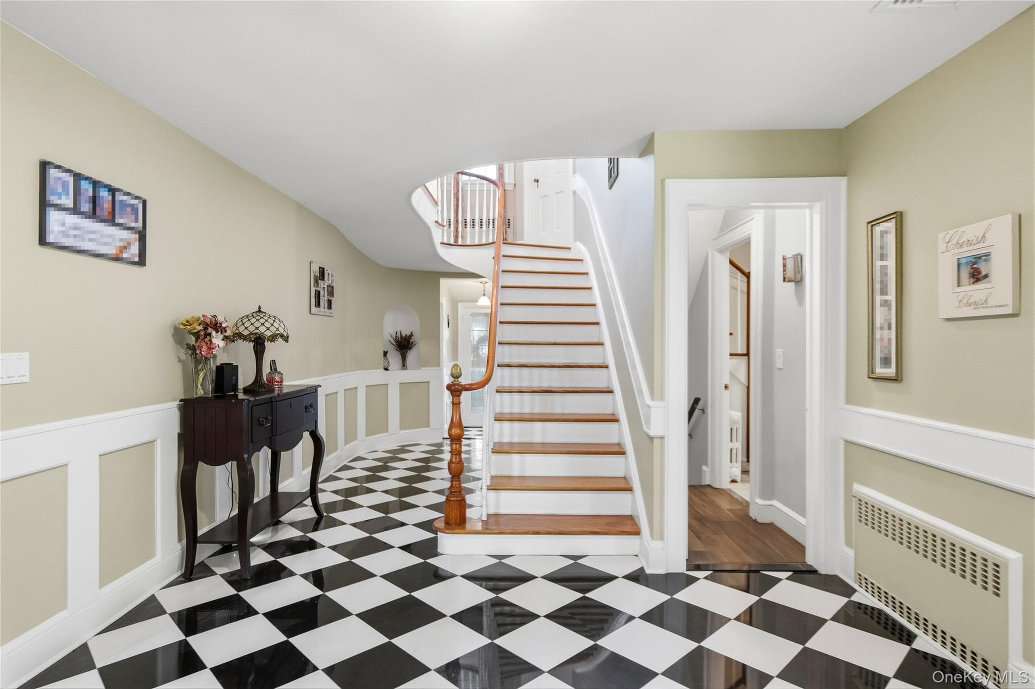 22 Nassau Boulevard thumbnail 2