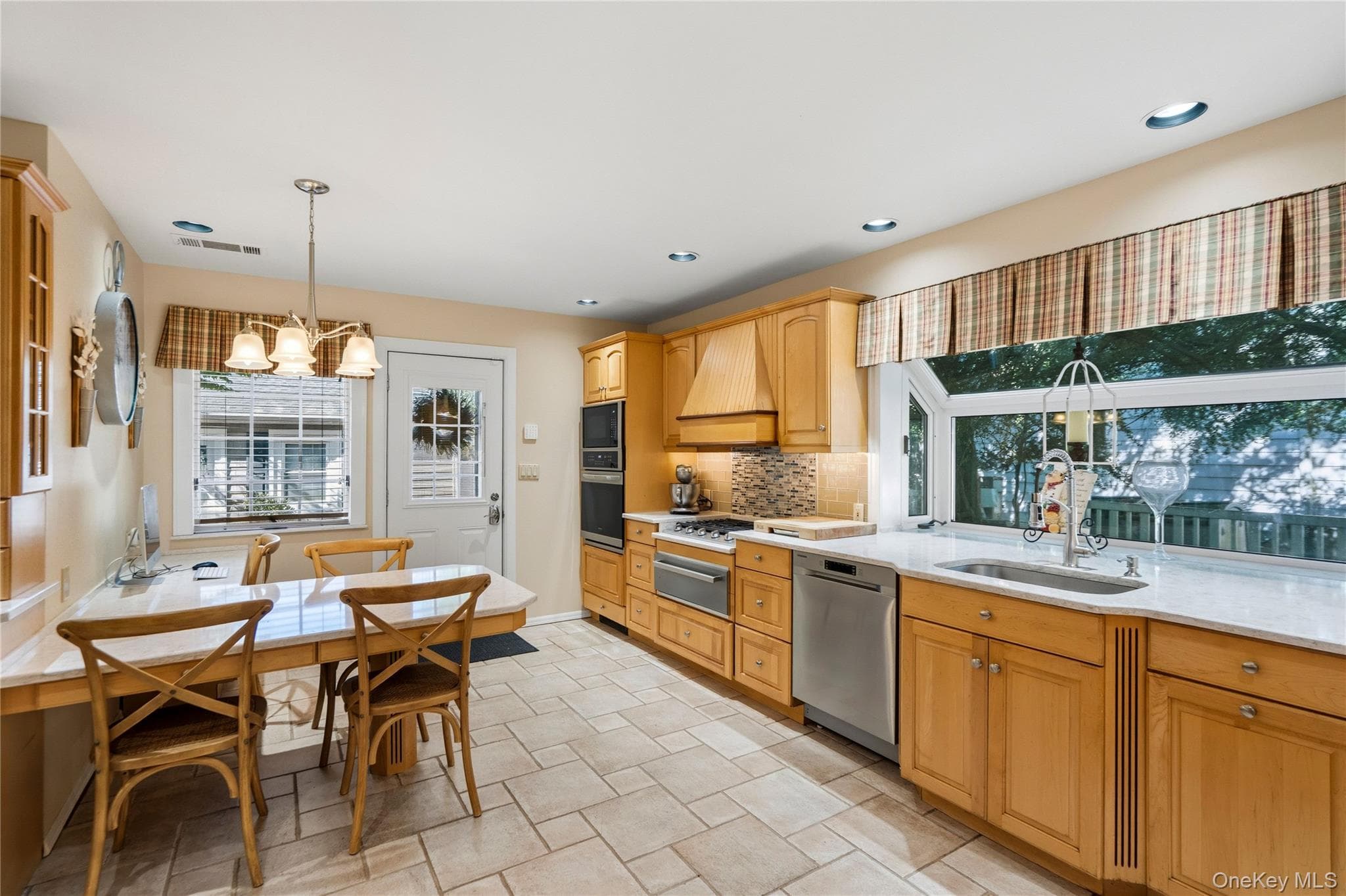 22 Nassau Boulevard thumbnail 16