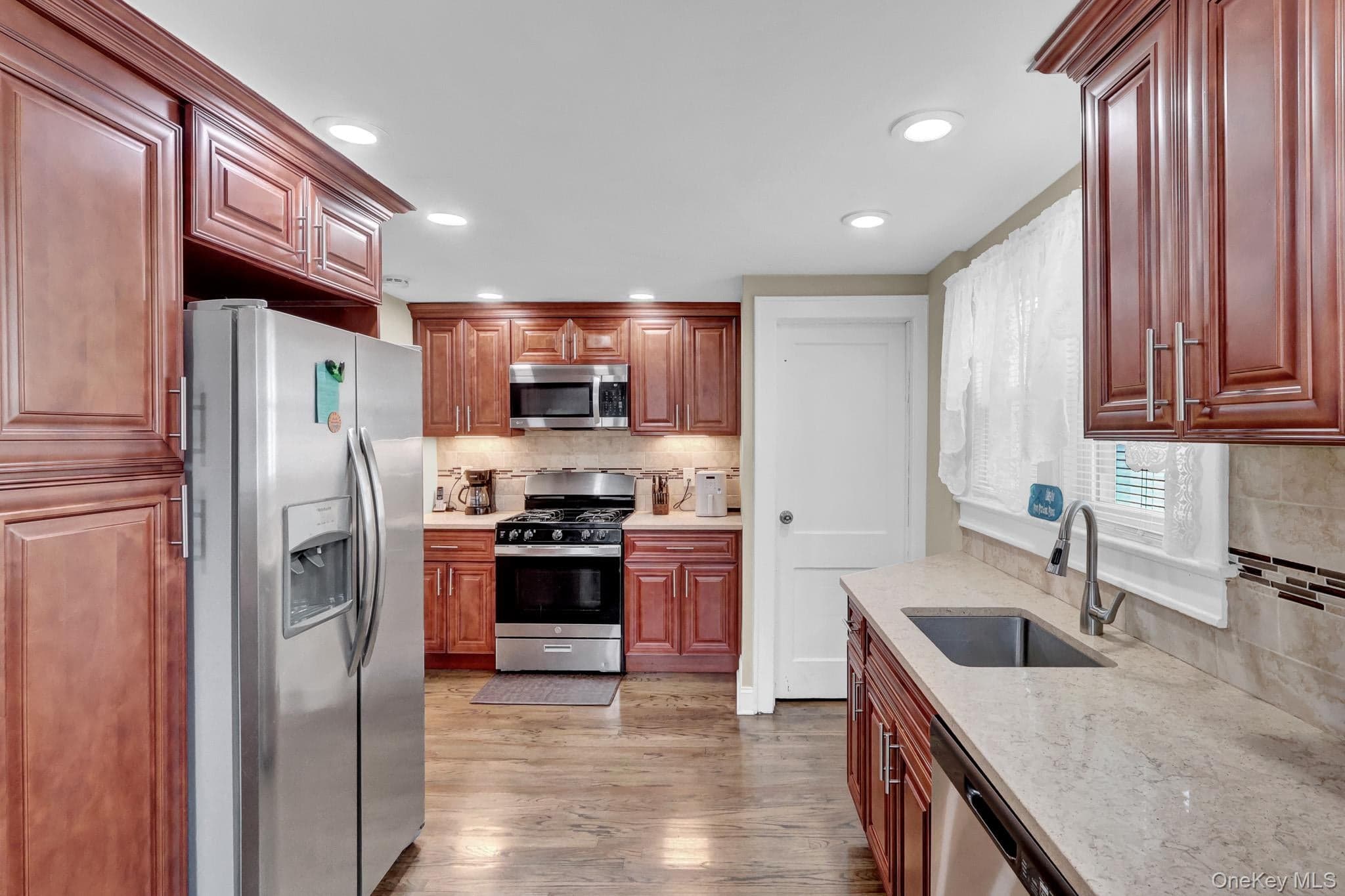 44 Brooks Avenue thumbnail 13