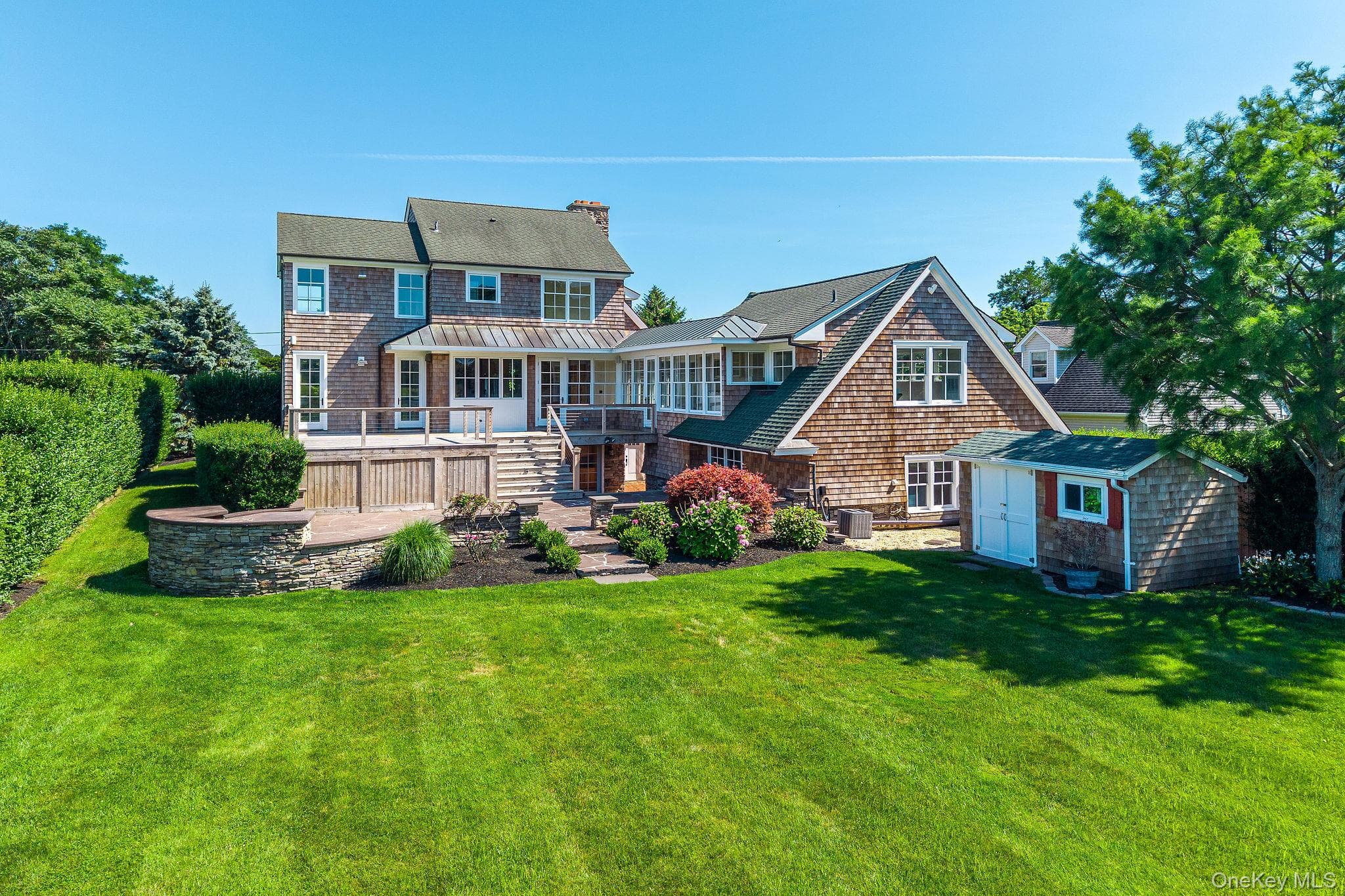 118 Peconic Bay Boulevard thumbnail 32