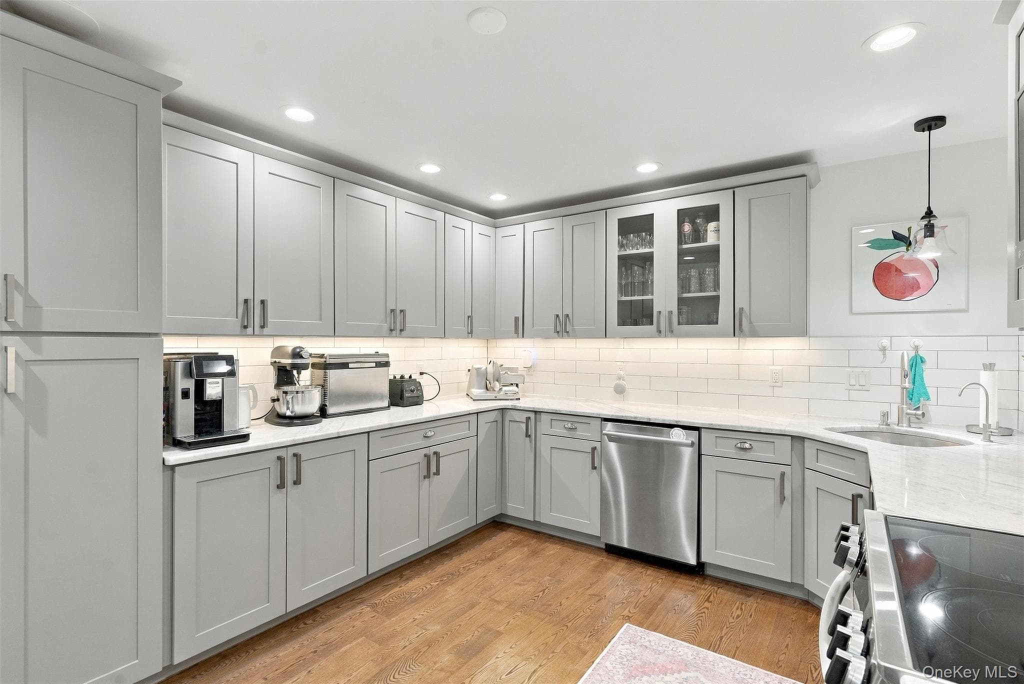 225 Hull Avenue thumbnail 6