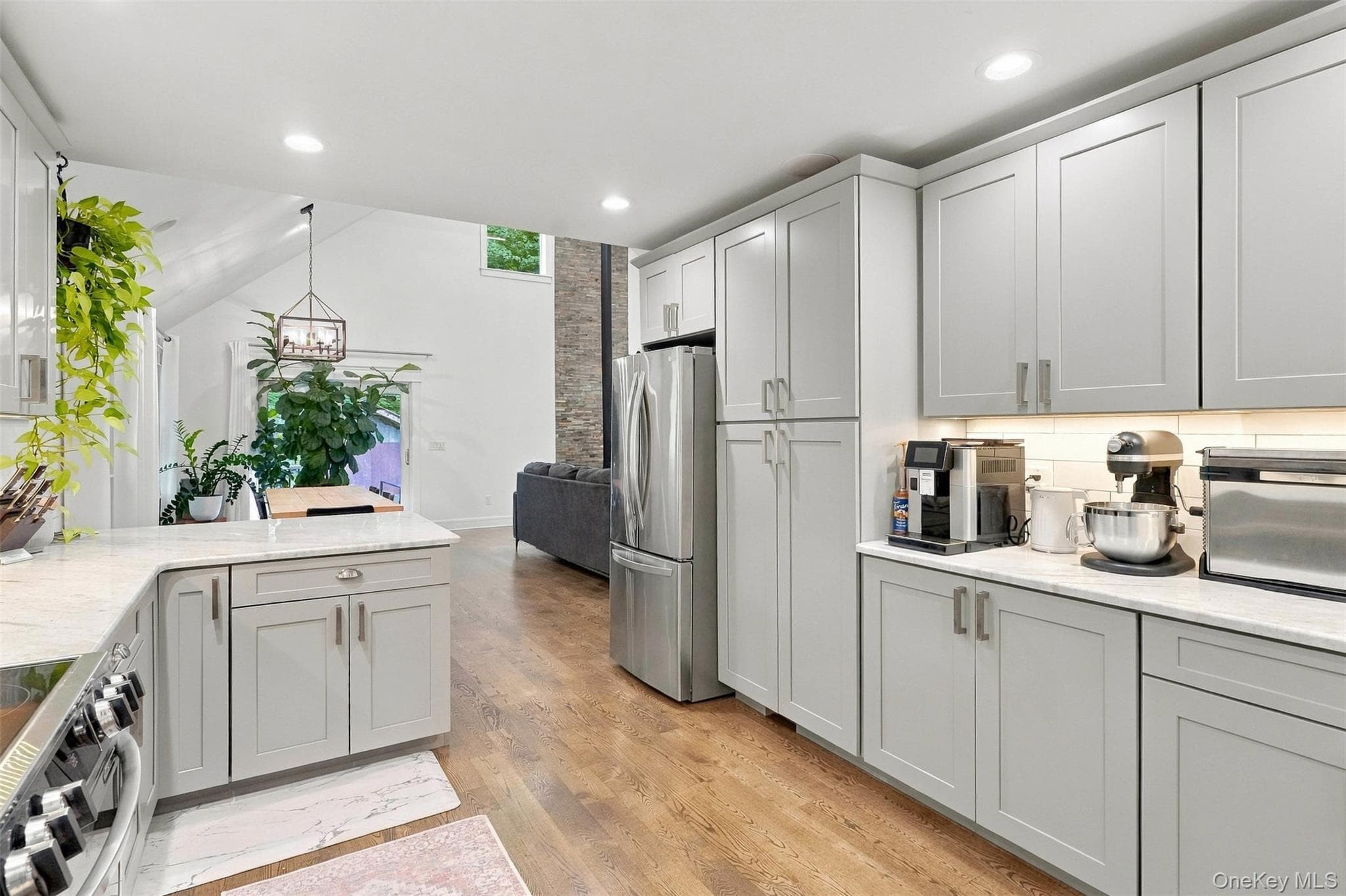 225 Hull Avenue thumbnail 8