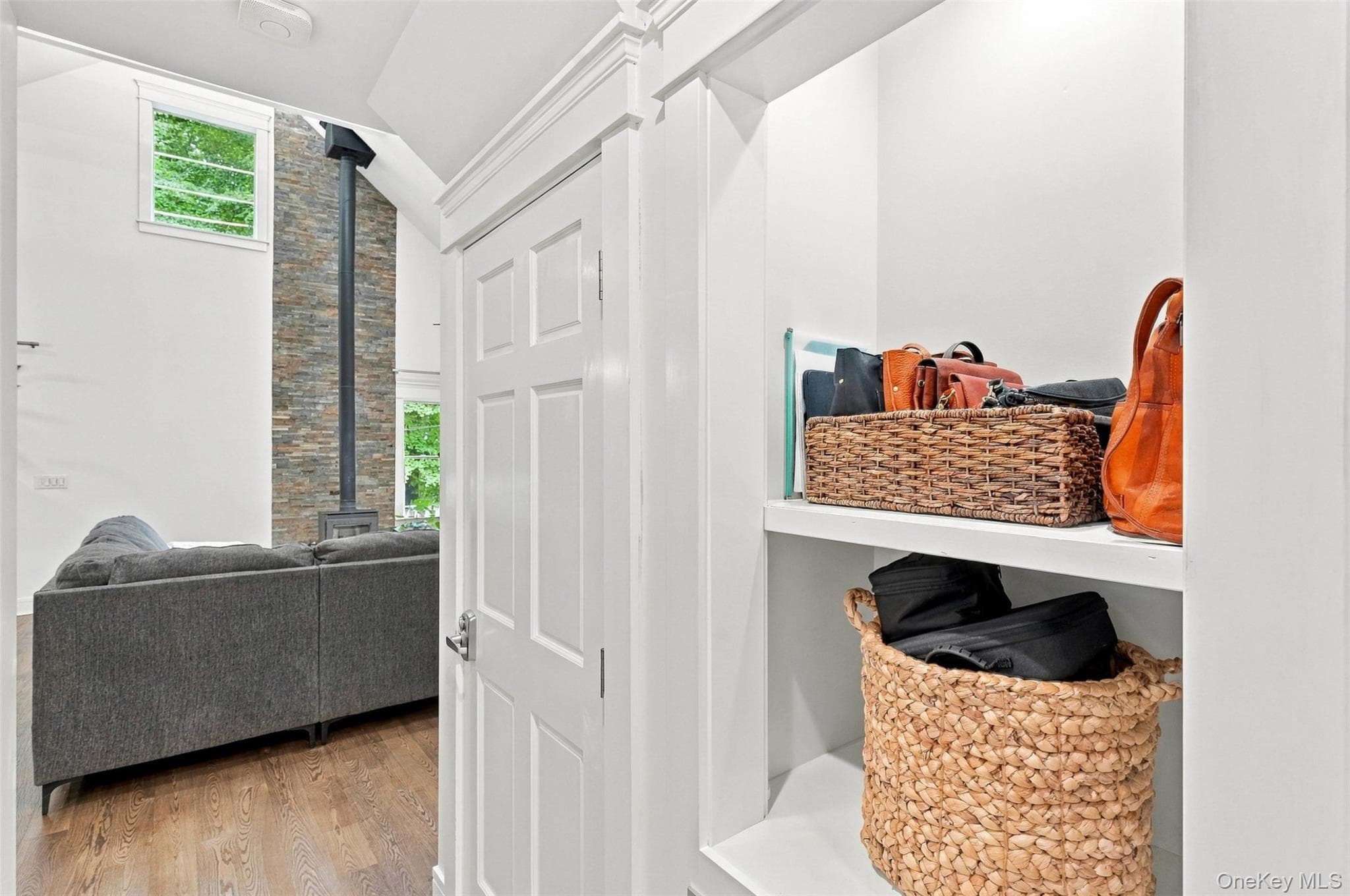 225 Hull Avenue thumbnail 12