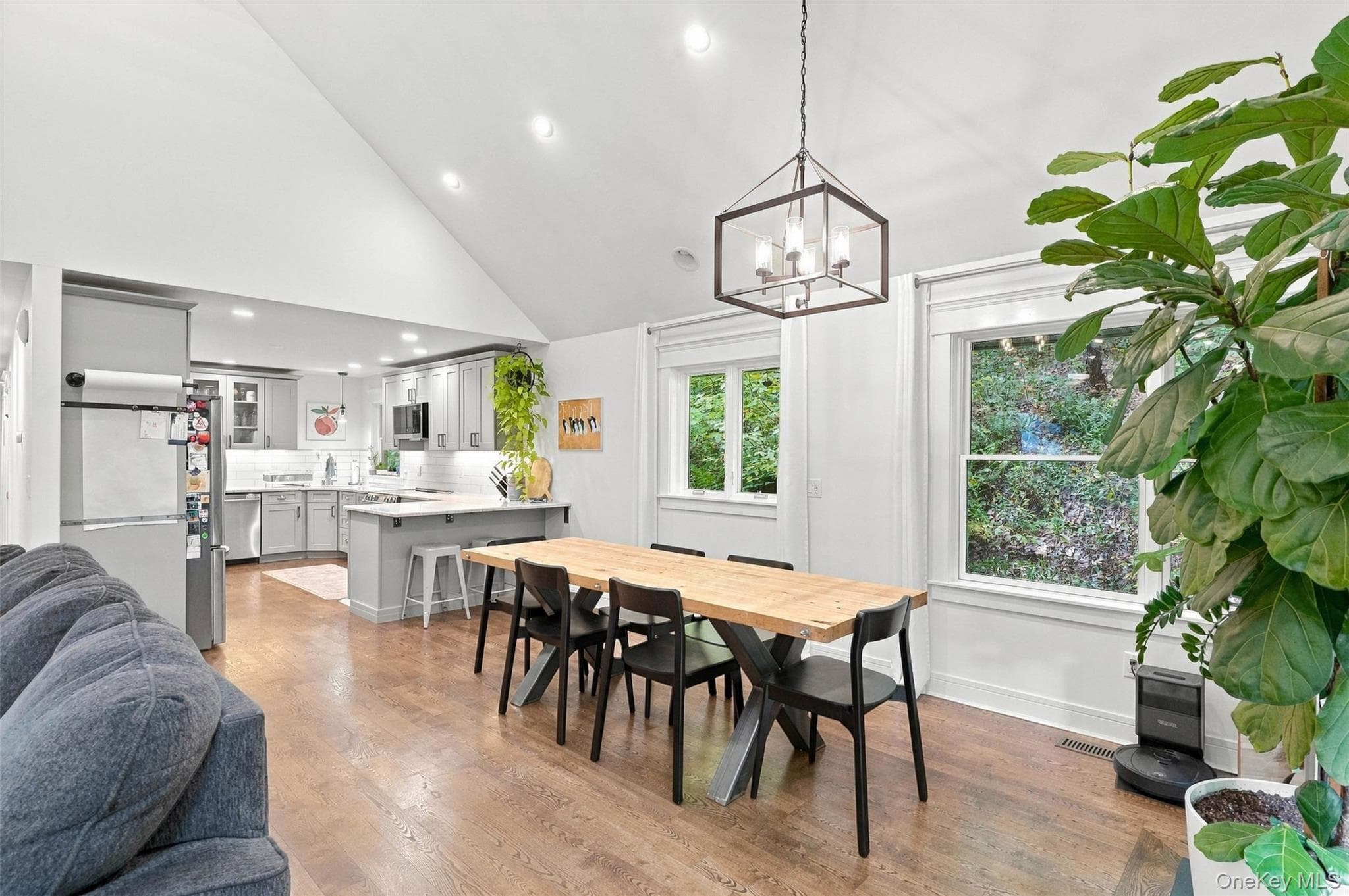 225 Hull Avenue thumbnail 9