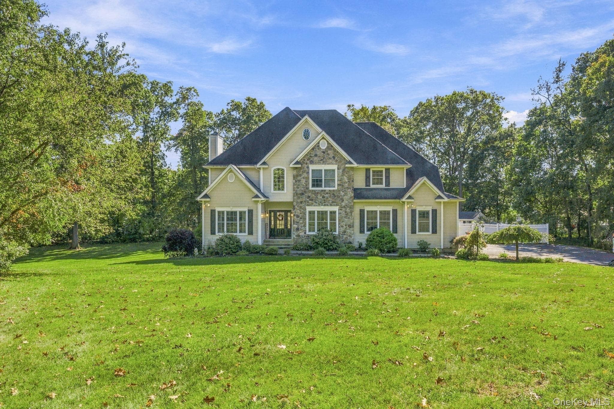 15 E Salem Road photo 1