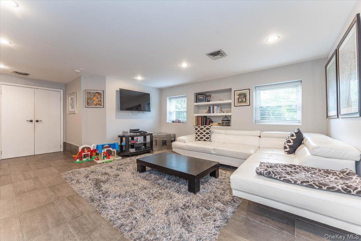 616 Woodmere Boulevard thumbnail 22