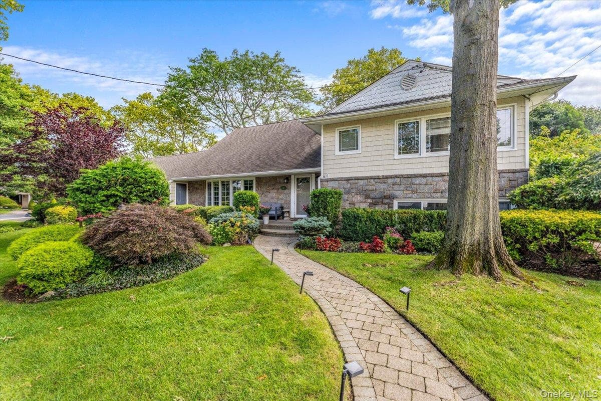 616 Woodmere Boulevard, Woodmere