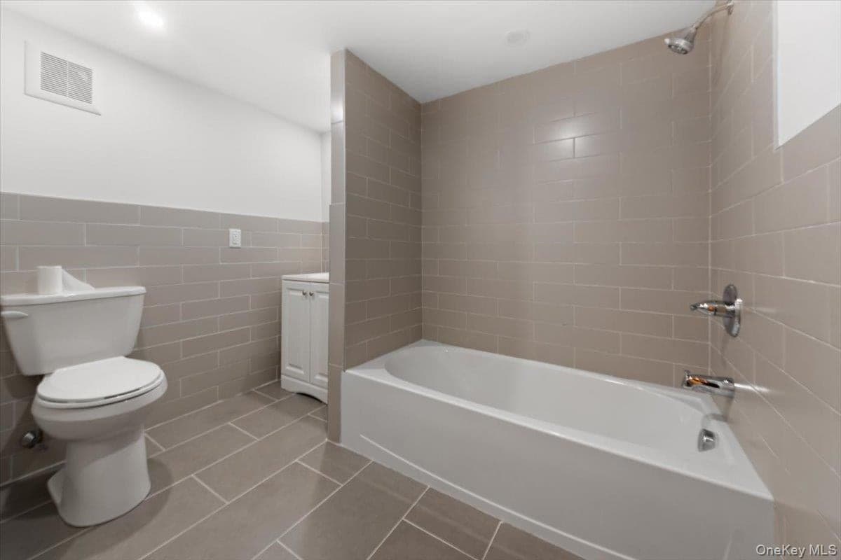 5824 Fieldston Road thumbnail 18
