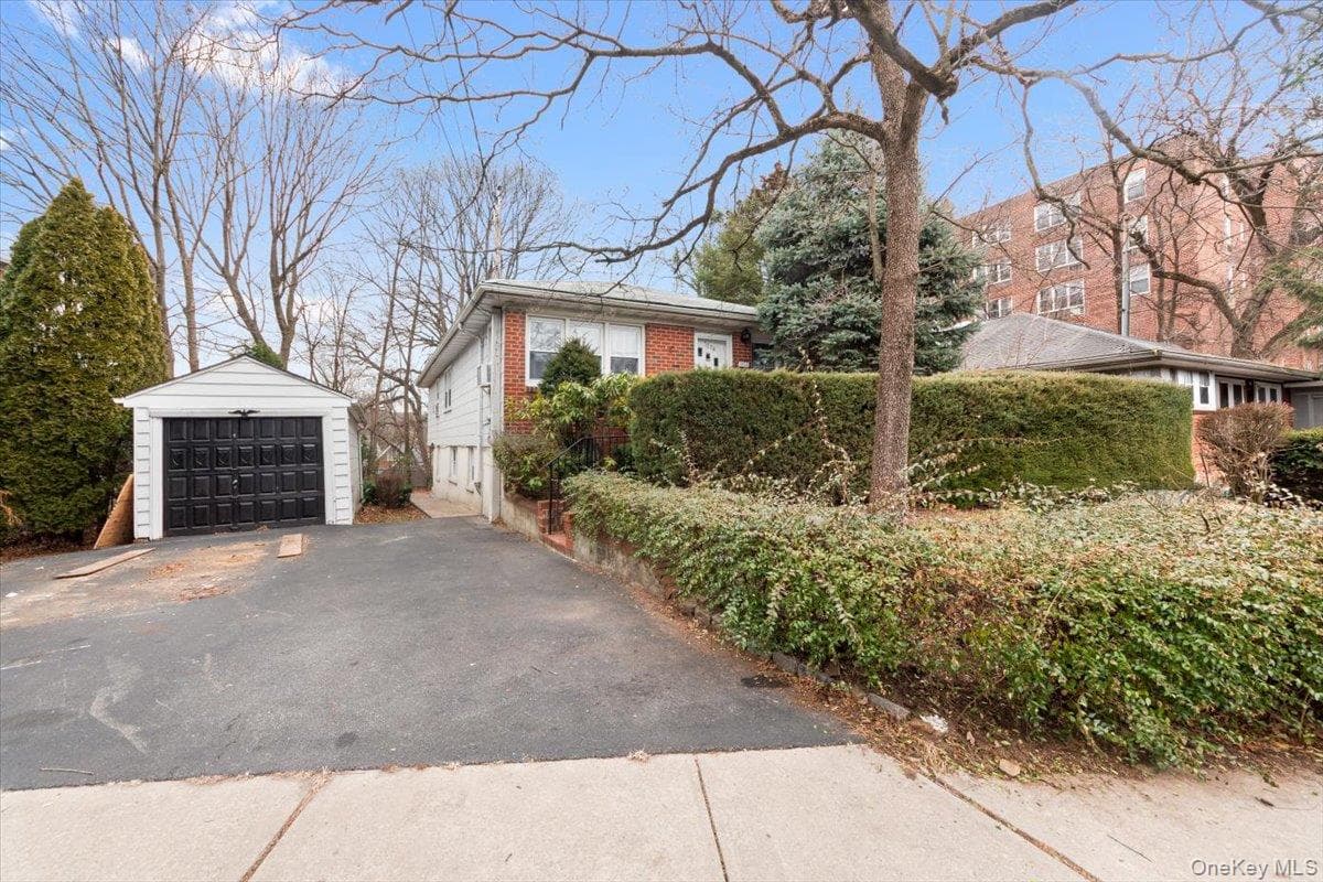 5824 Fieldston Road thumbnail 16