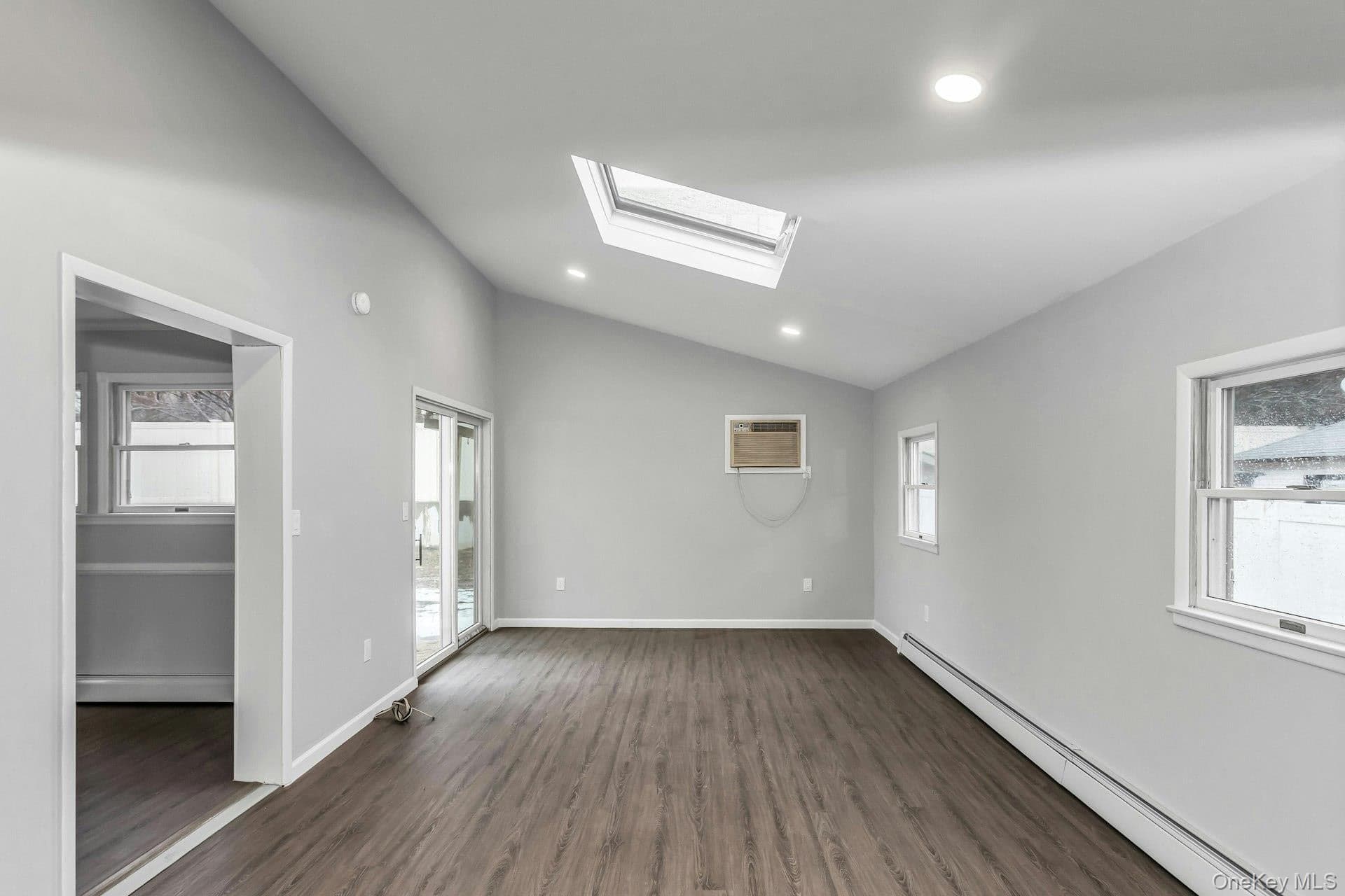 11 Merton Avenue thumbnail 18