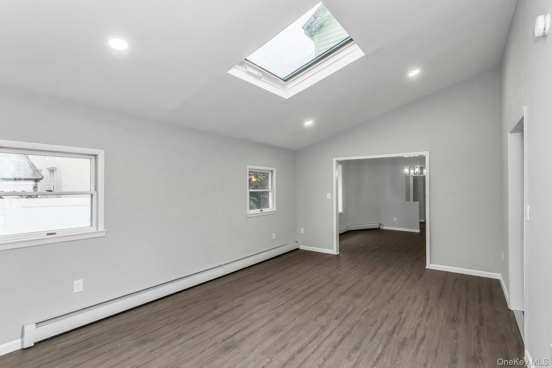 11 Merton Avenue thumbnail 17