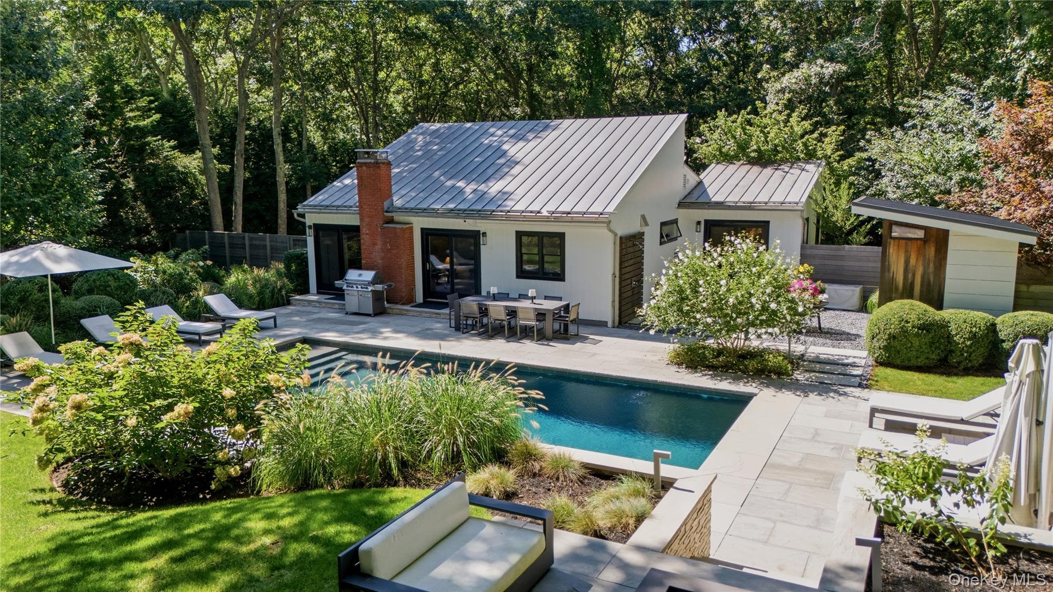 12 Surrey Court, East Hampton