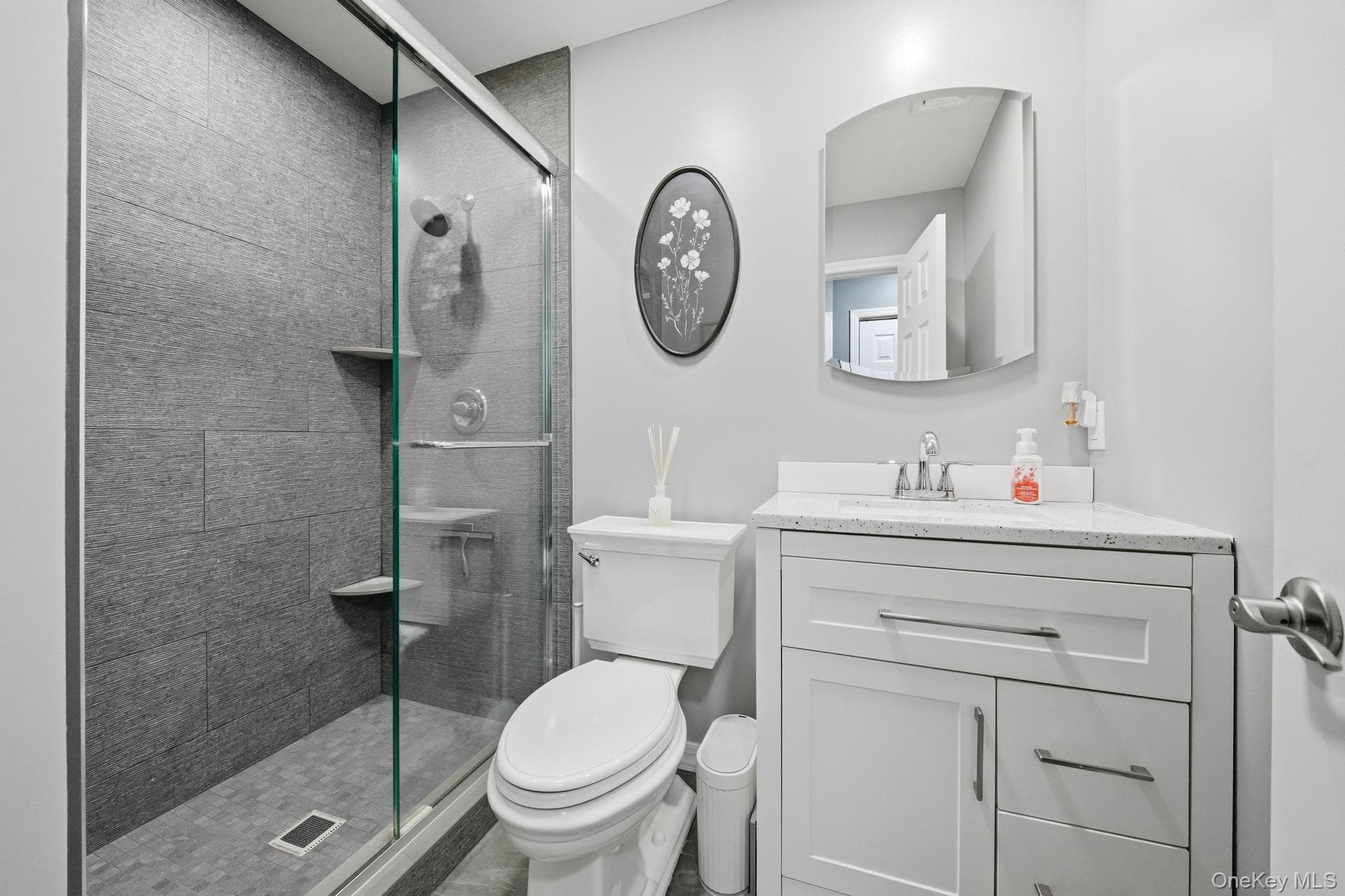 1523 Dewey Avenue thumbnail 9