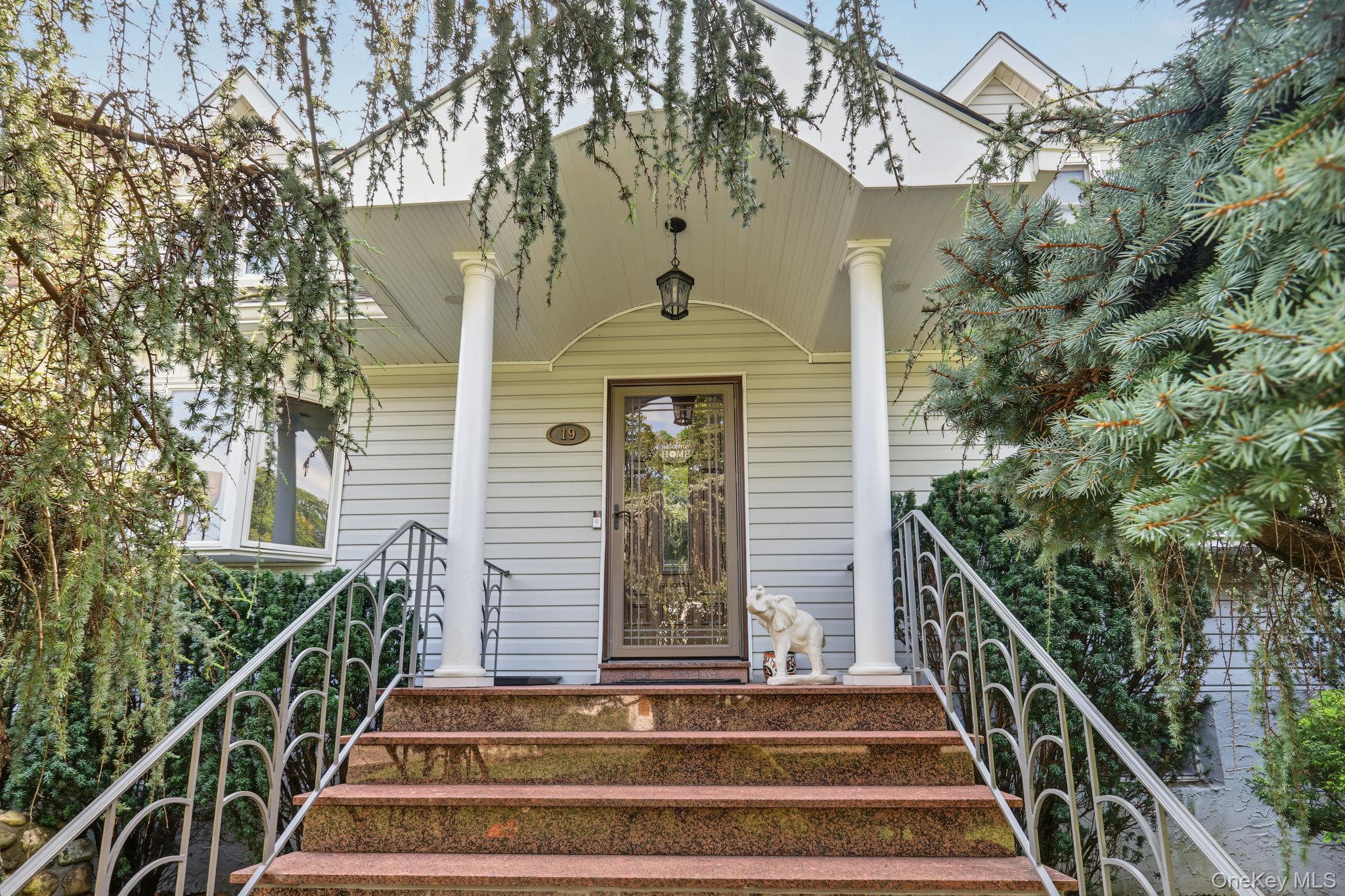 19 Avondale Road photo 1