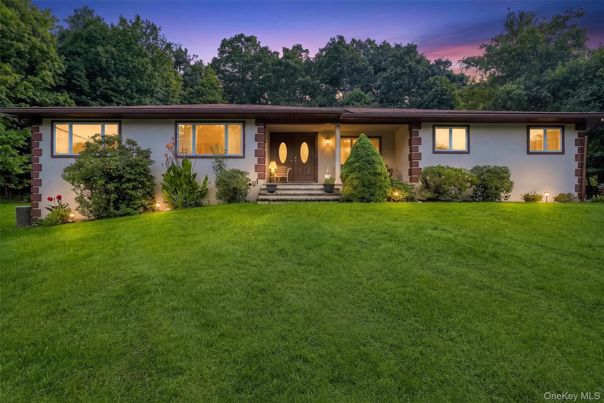 72 Eastview Drive, Valhalla