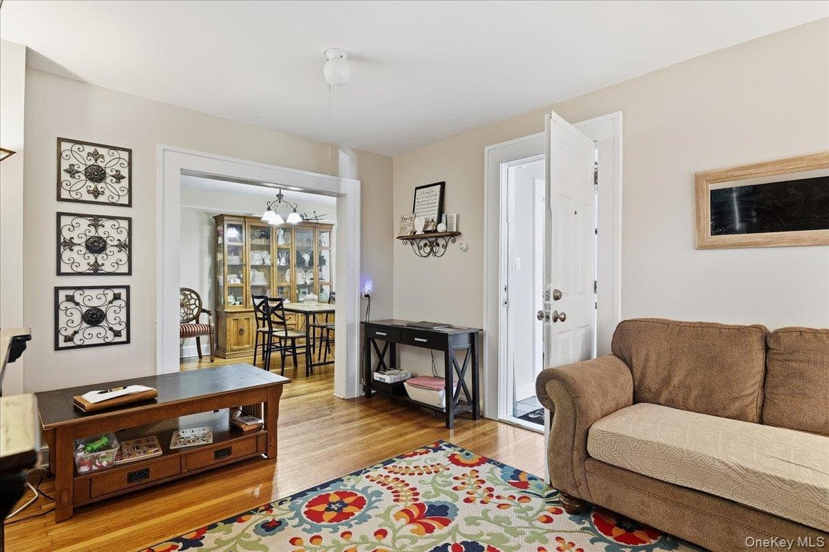 51 Columbia Street thumbnail 6