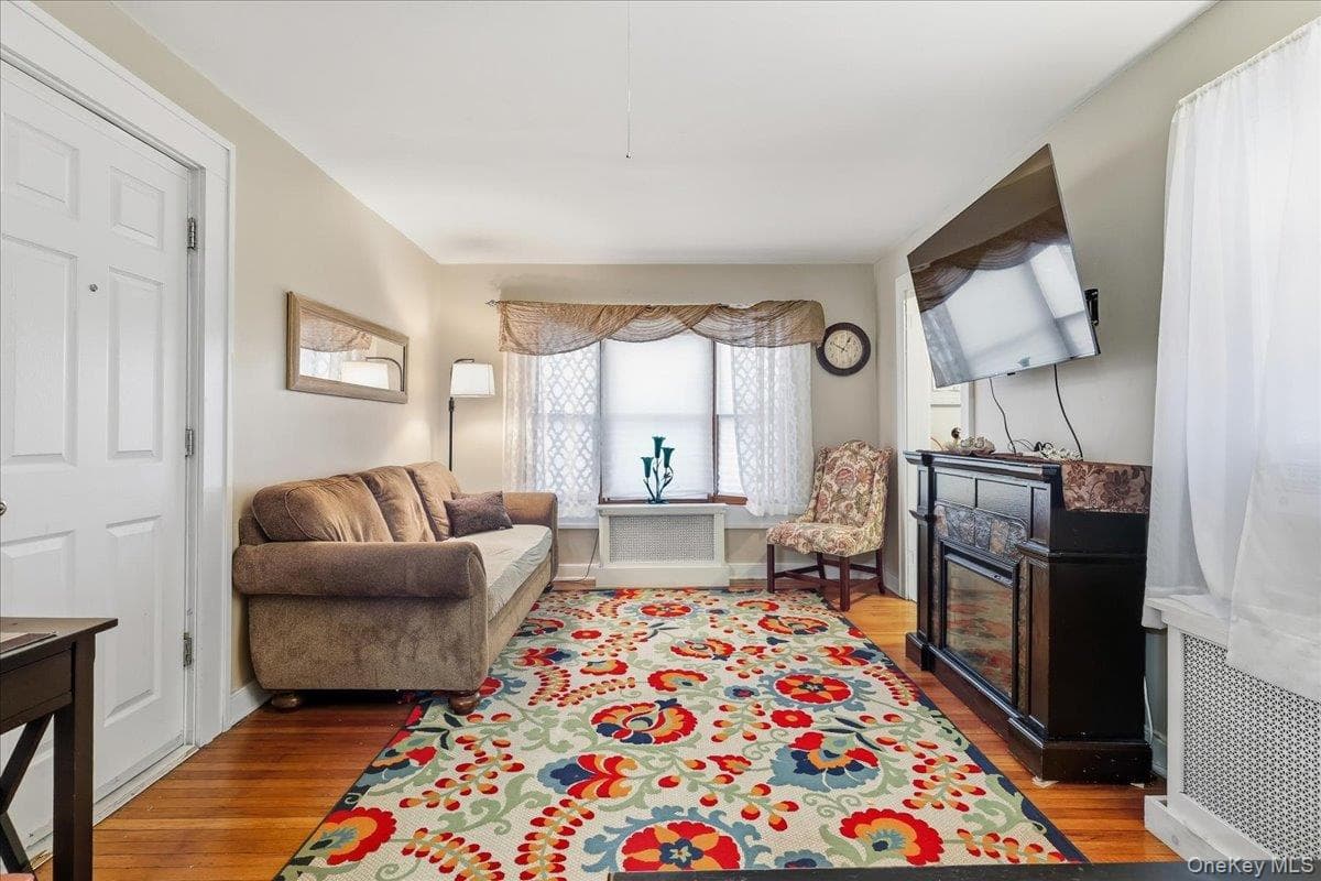 51 Columbia Street thumbnail 4