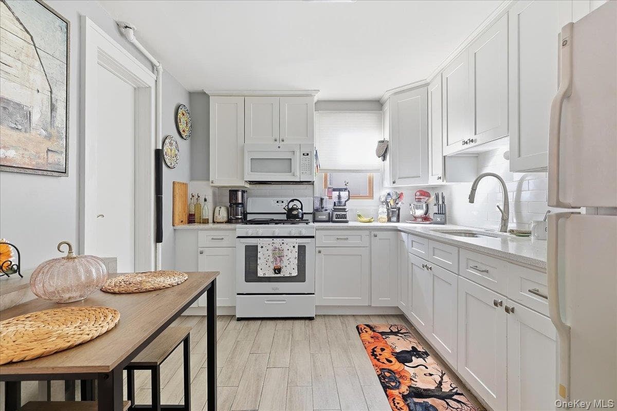 51 Columbia Street thumbnail 9