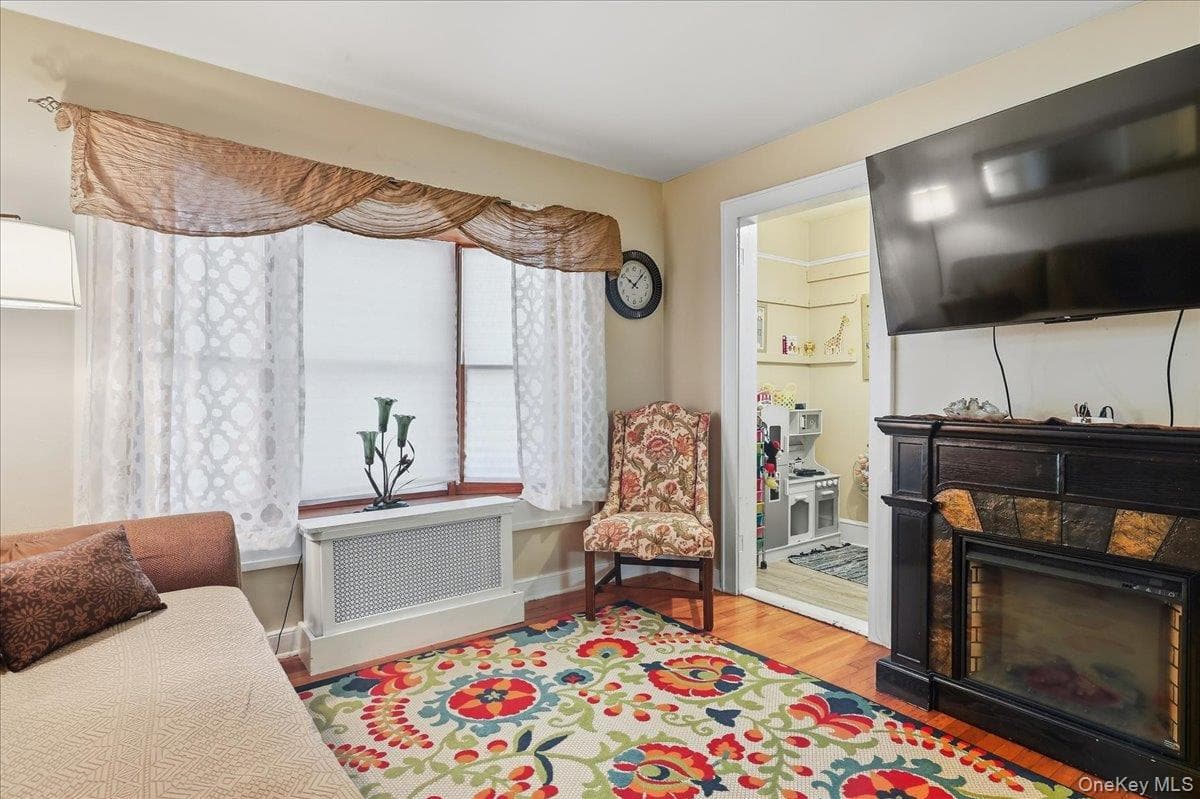 51 Columbia Street thumbnail 5