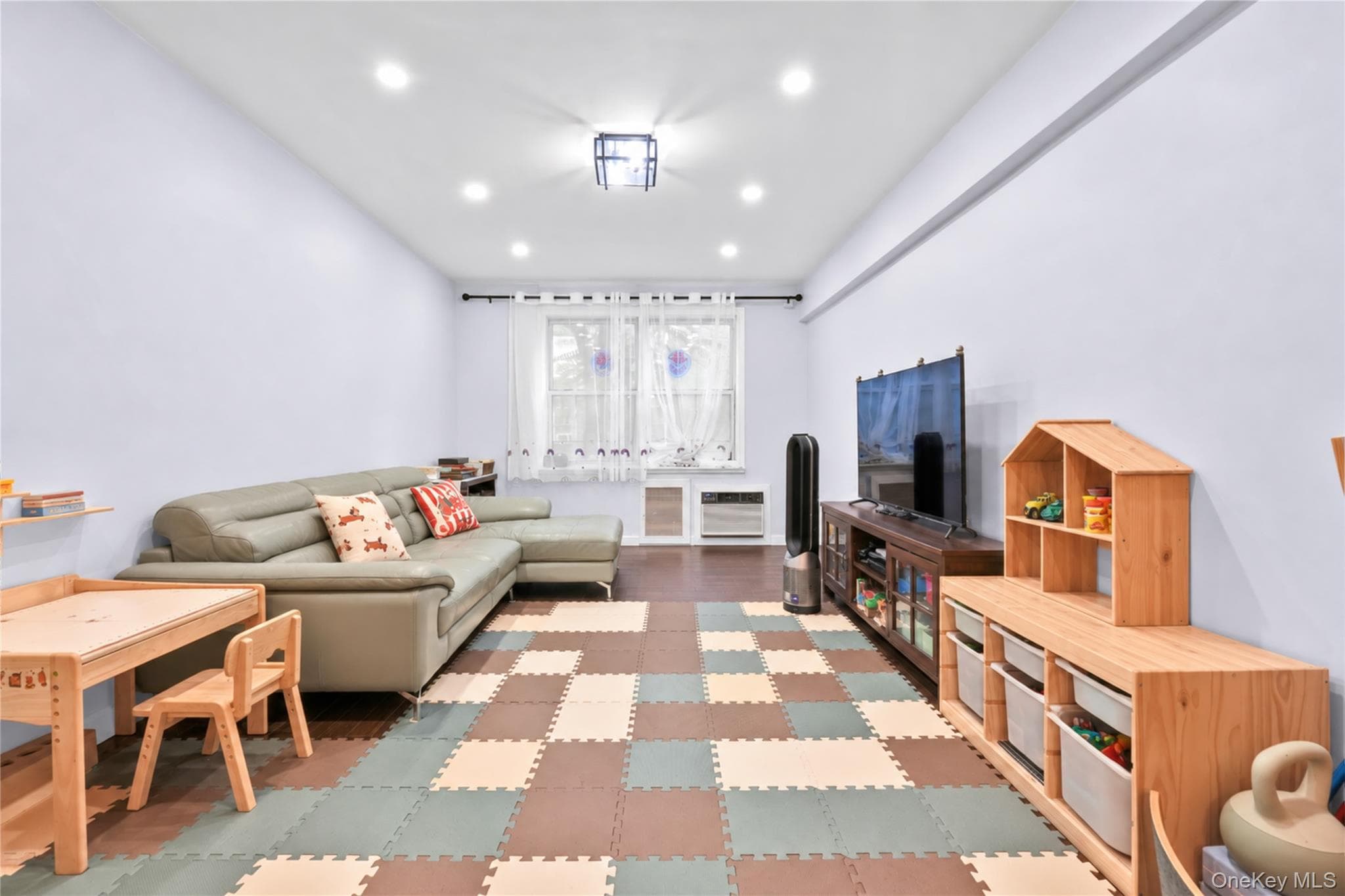 26-25 Union Street Unit: 1C, Flushing